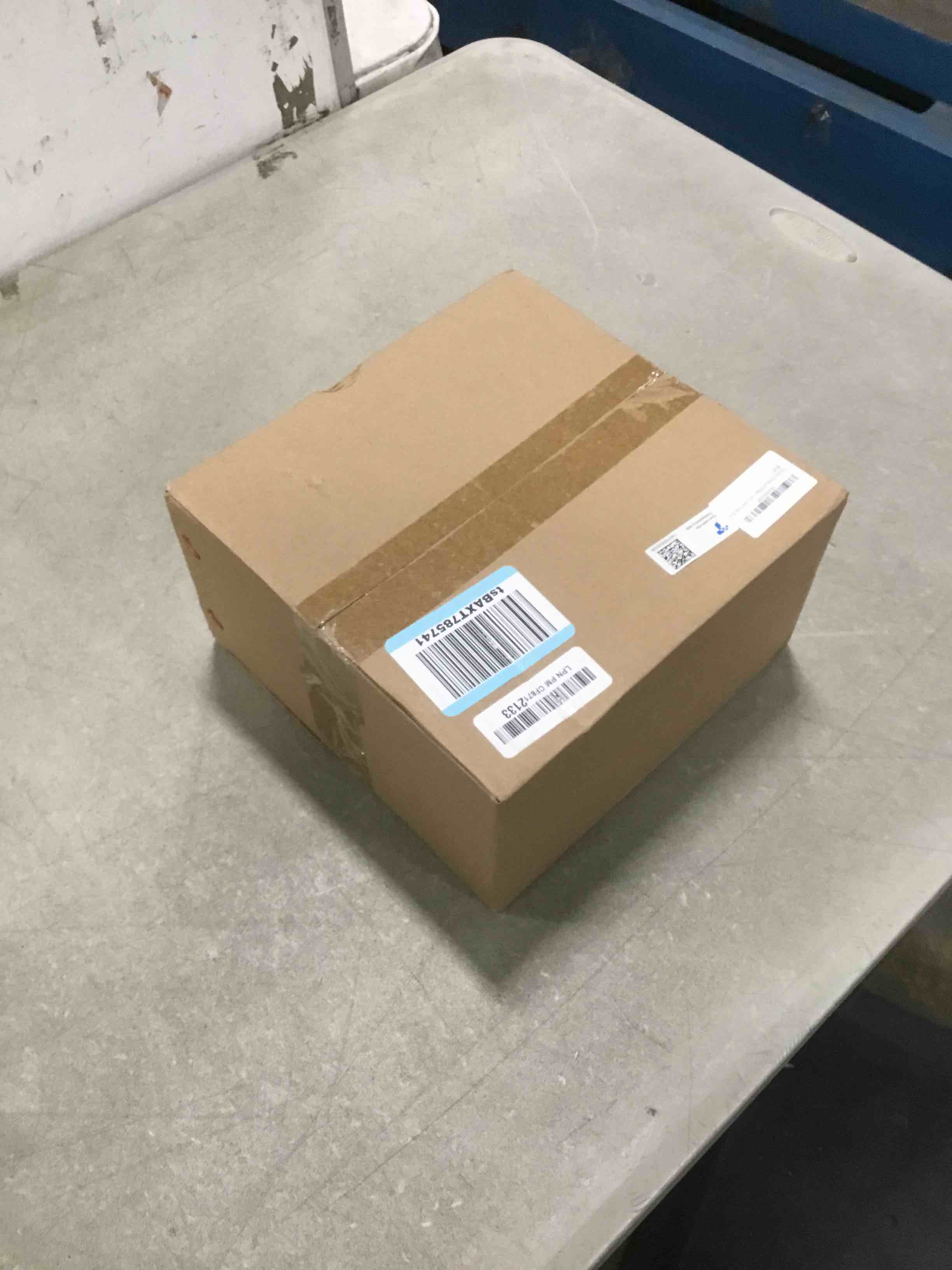 https://s3.amazonaws.com/lotting-images-prod/bidfta/RED5849854_1706018485946.jpeg