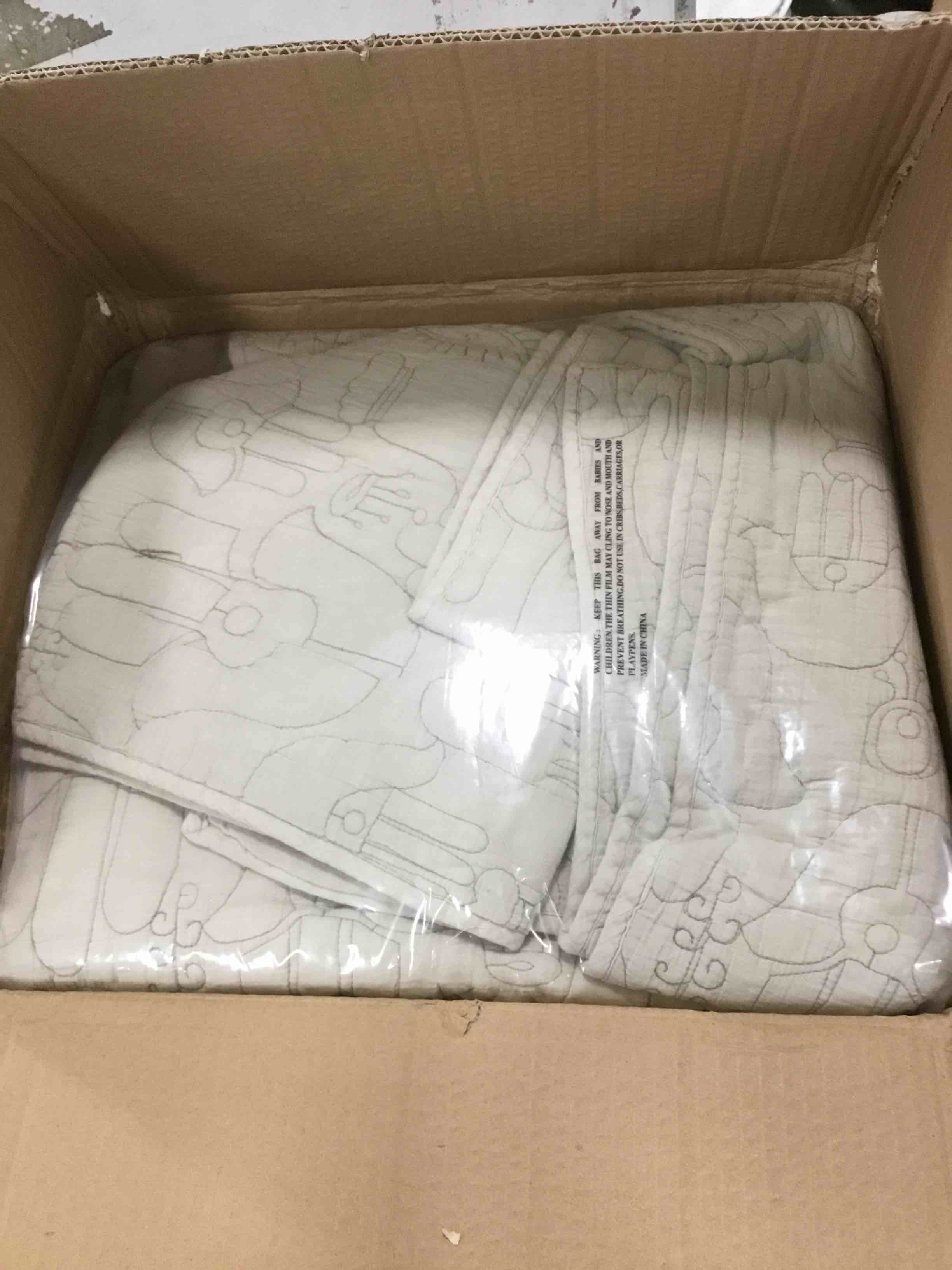 https://s3.amazonaws.com/lotting-images-prod/bidfta/RED5849906_1706025238050.jpeg