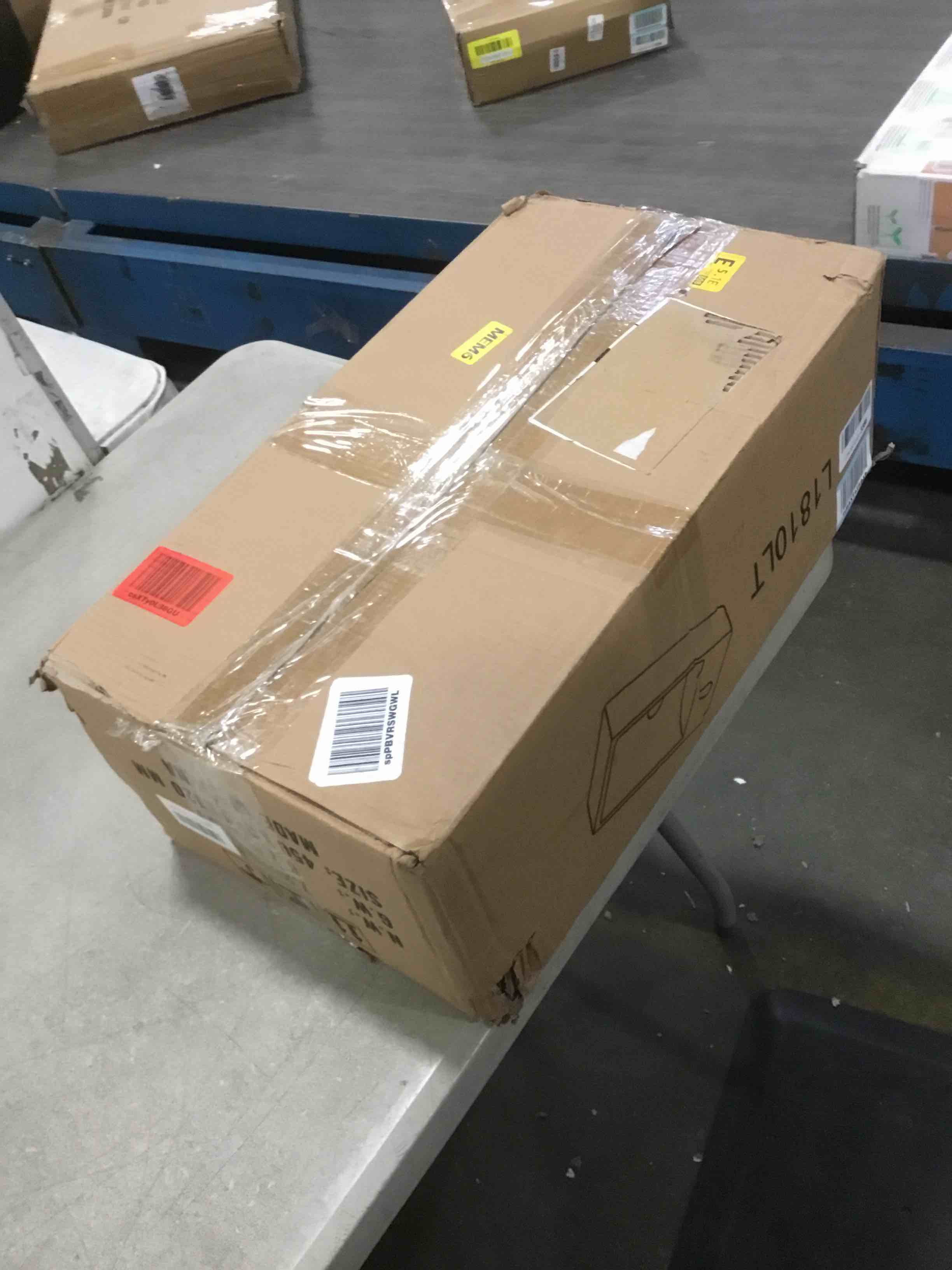 https://s3.amazonaws.com/lotting-images-prod/bidfta/RED5849933_1706028152873.jpeg