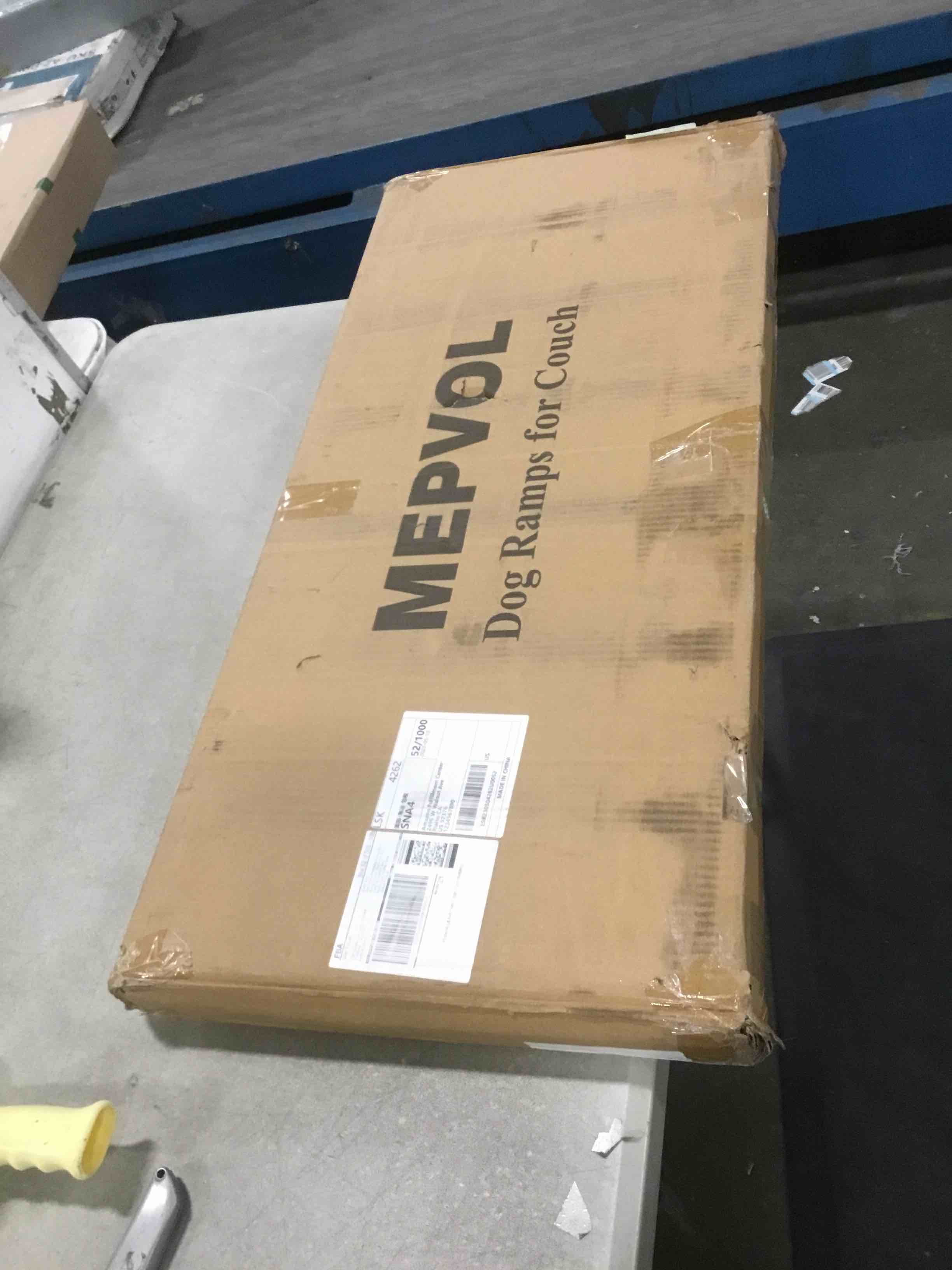 https://s3.amazonaws.com/lotting-images-prod/bidfta/RED5849963_1706034176244.jpeg