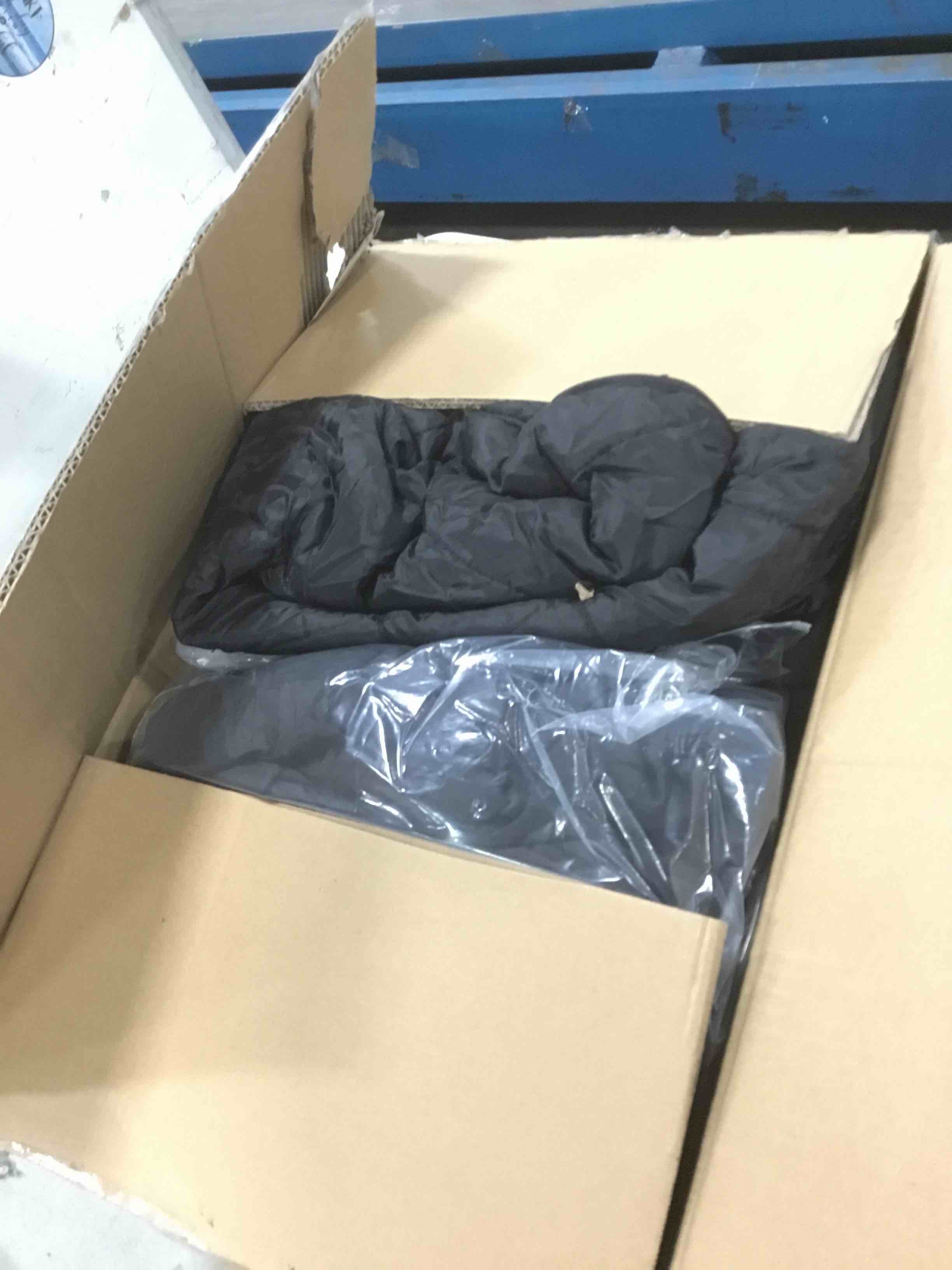 https://s3.amazonaws.com/lotting-images-prod/bidfta/RED5850031_1706043853385.jpeg