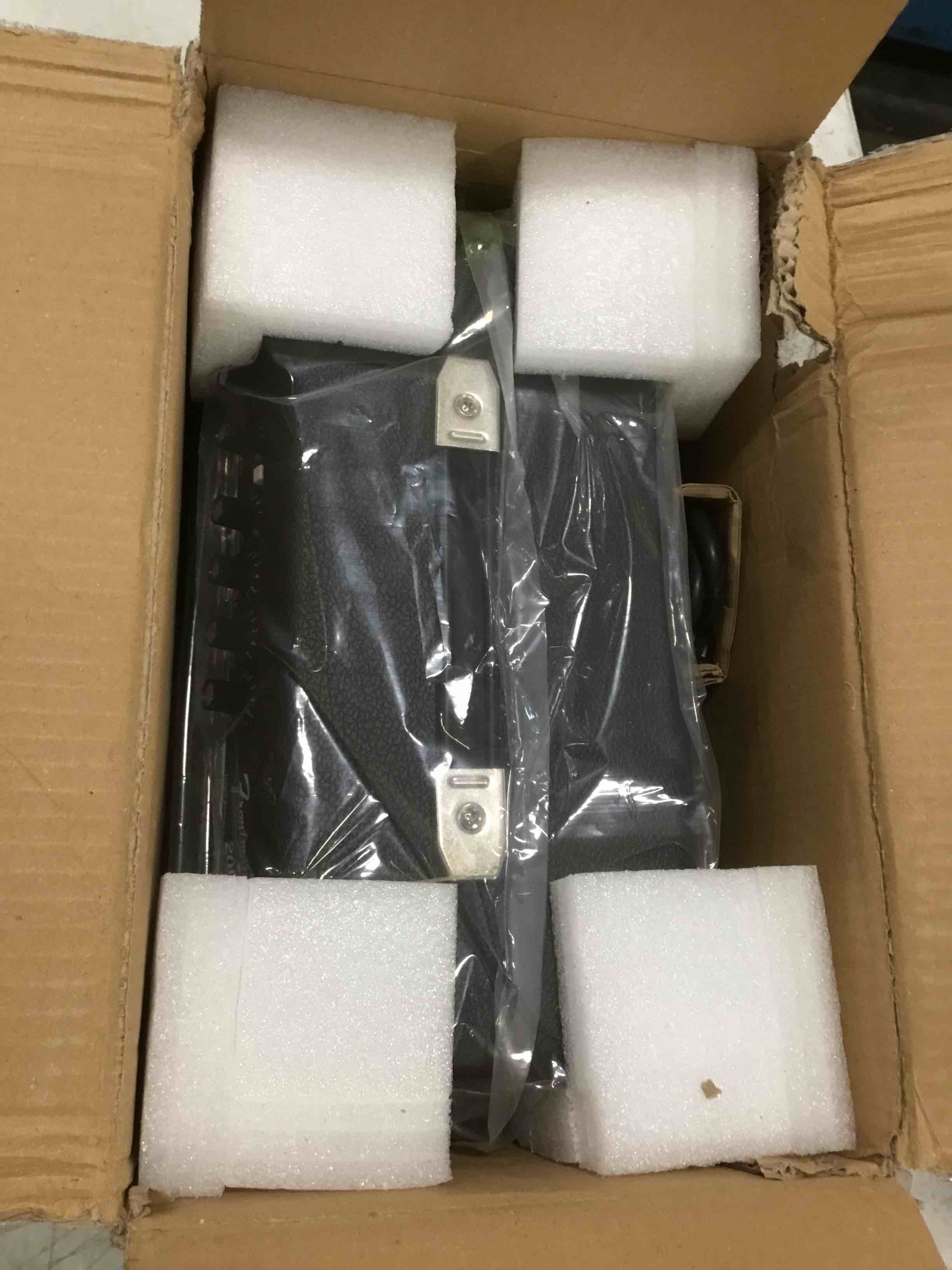 https://s3.amazonaws.com/lotting-images-prod/bidfta/RED5850098_1706106264874.jpeg