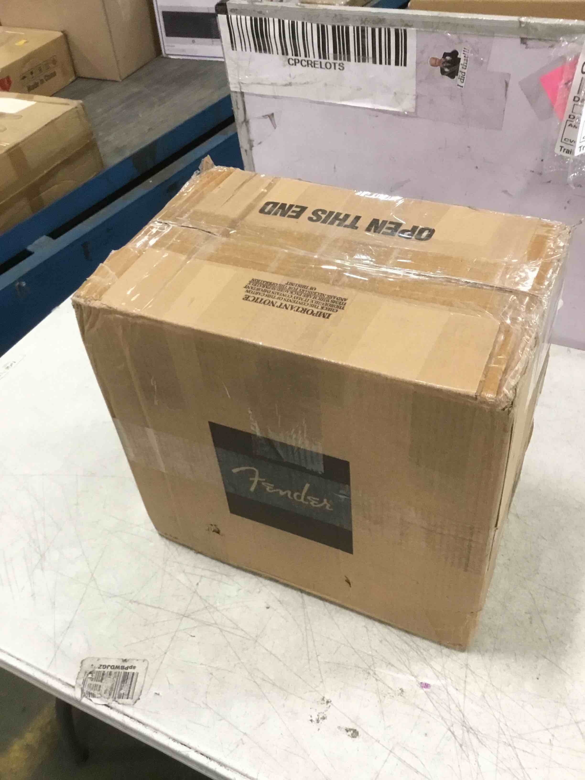 https://s3.amazonaws.com/lotting-images-prod/bidfta/RED5850098_1706106279276.jpeg
