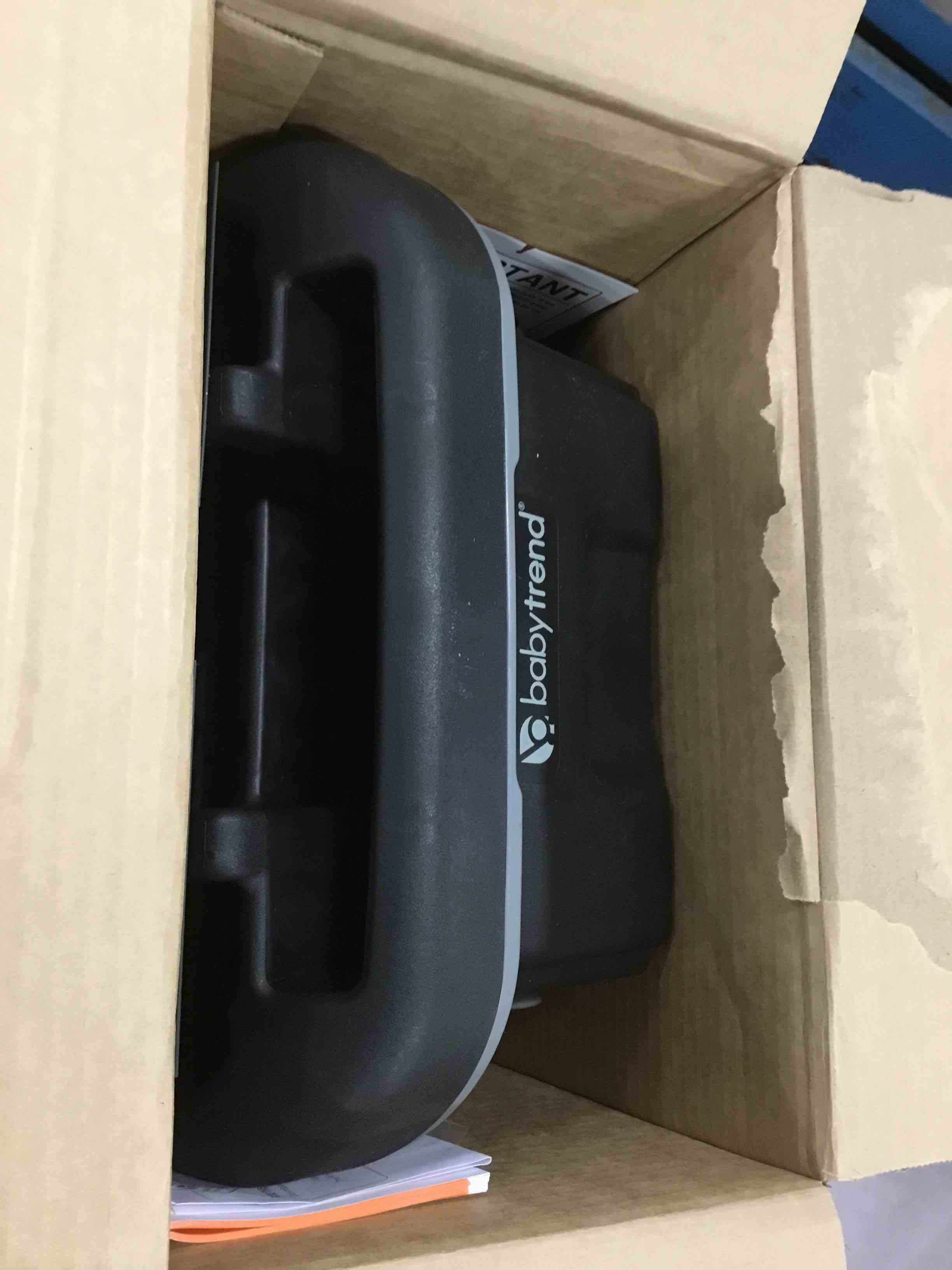 https://s3.amazonaws.com/lotting-images-prod/bidfta/RED5850242_1706129274587.jpeg