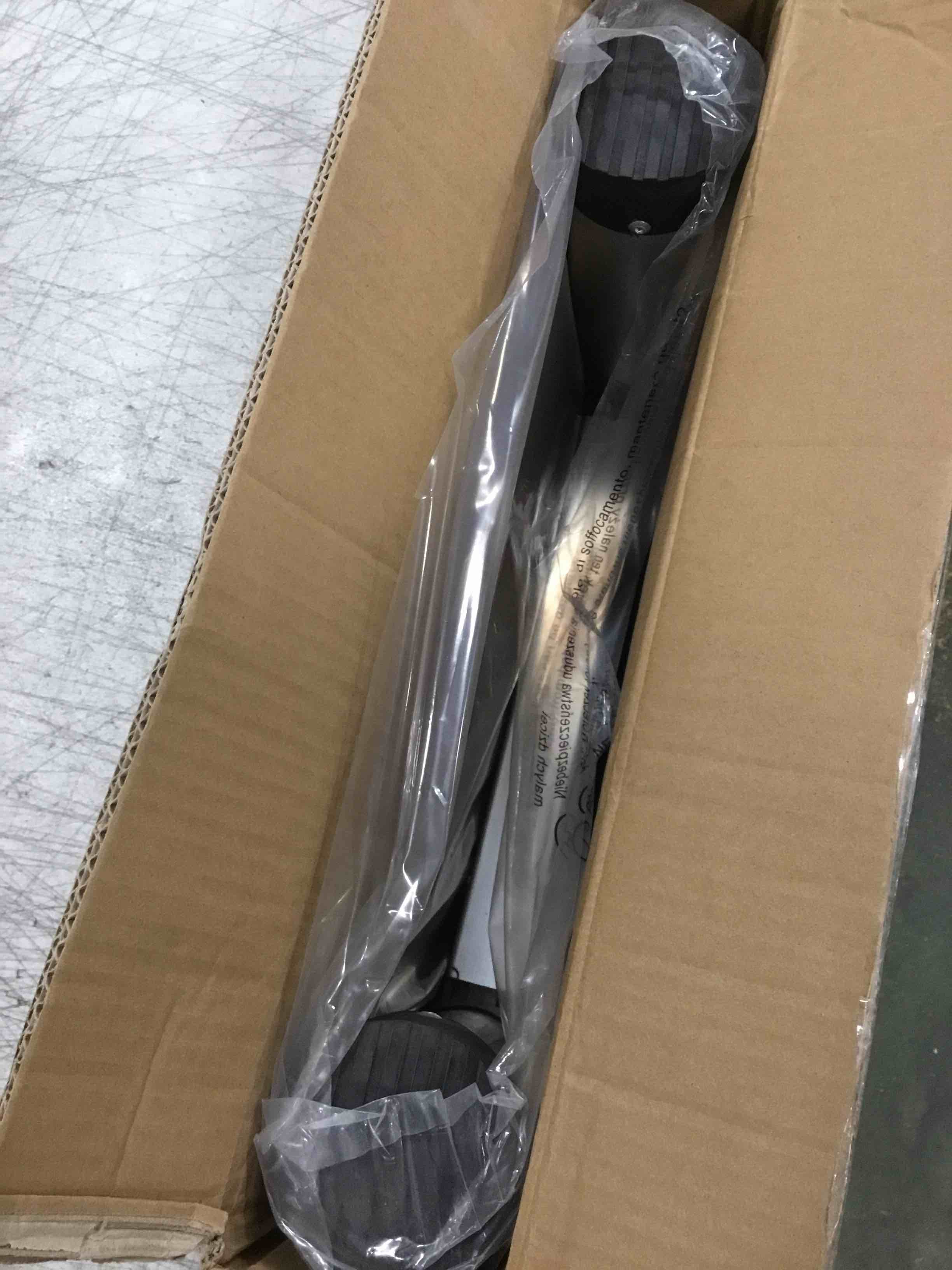 https://s3.amazonaws.com/lotting-images-prod/bidfta/RED5850386_1706200550459.jpeg