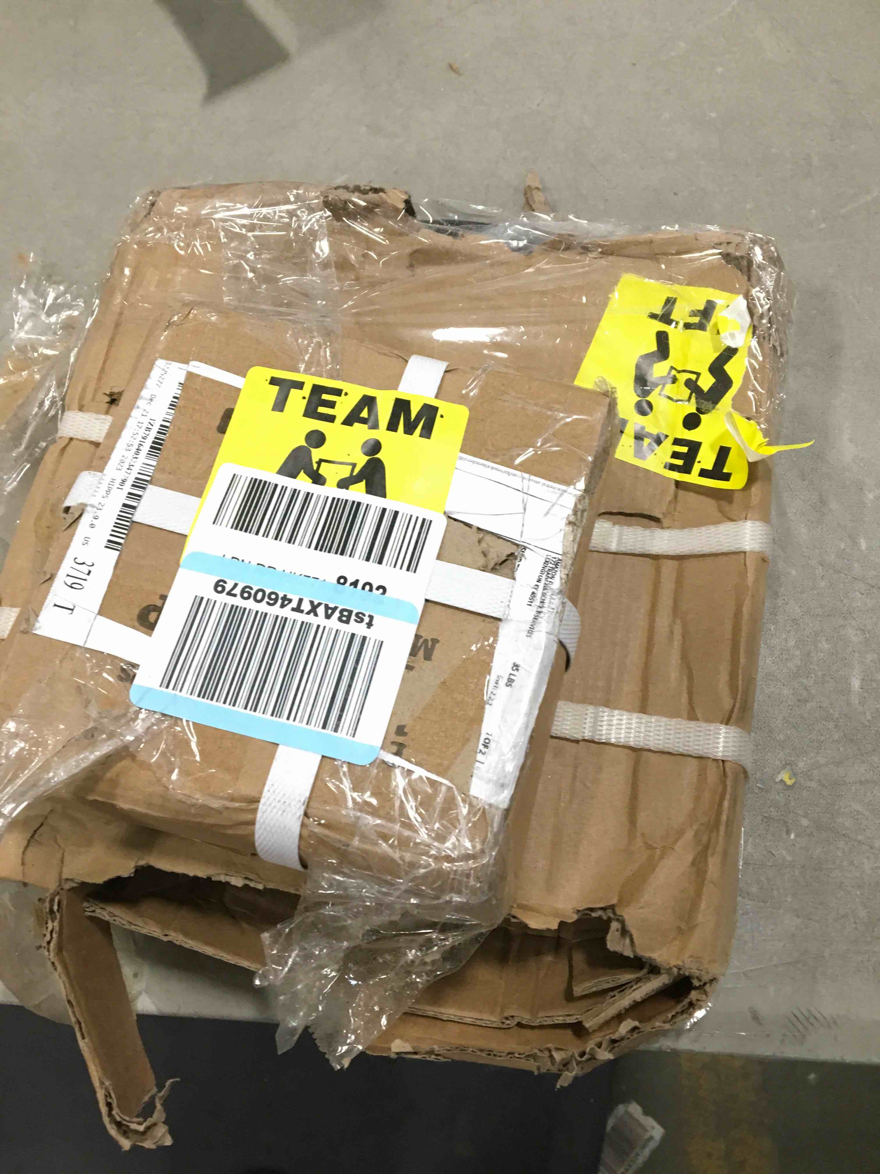 https://s3.amazonaws.com/lotting-images-prod/bidfta/RED5850604_1705584442364.jpeg