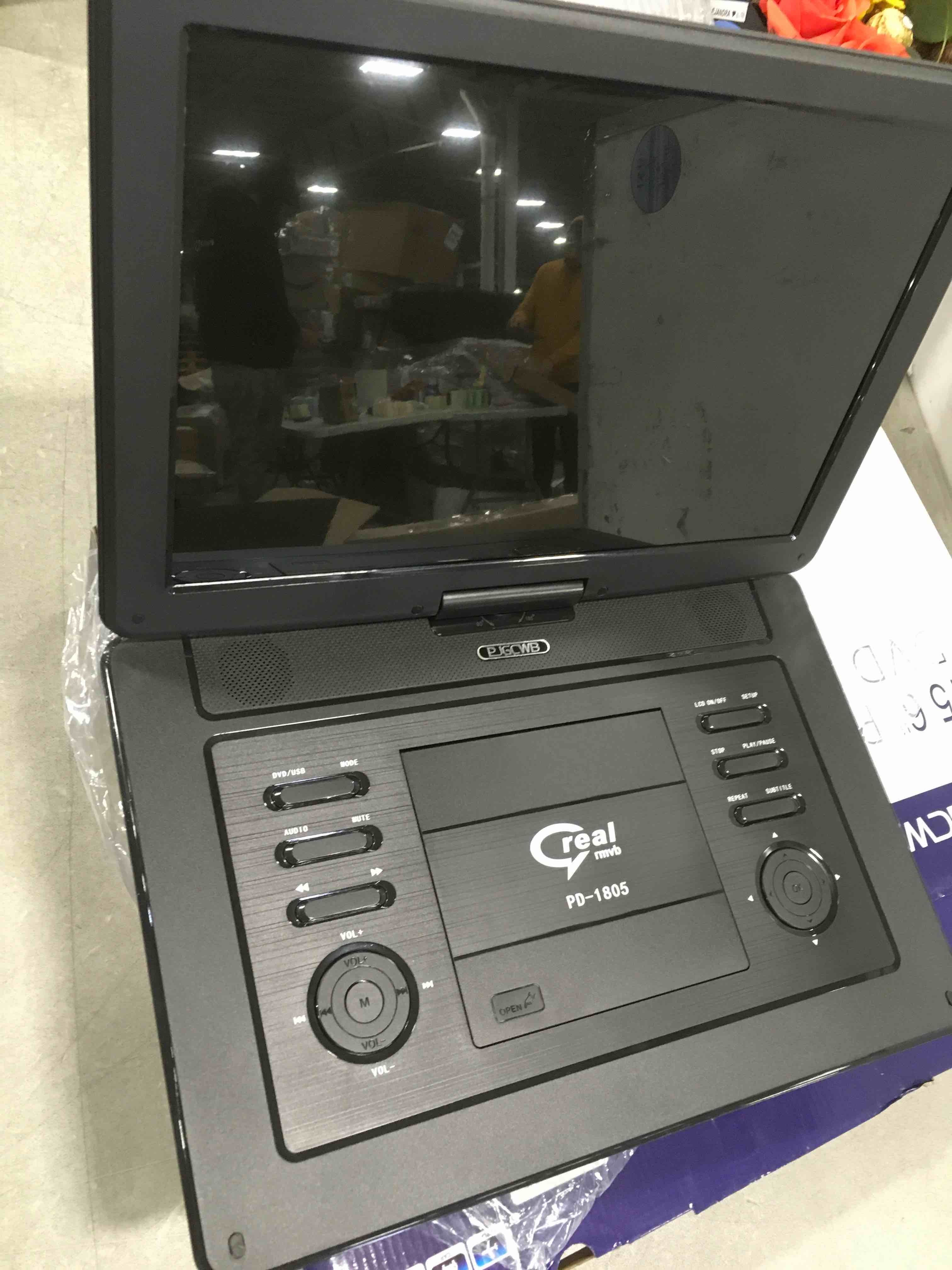 https://s3.amazonaws.com/lotting-images-prod/bidfta/RED5850769_1705609664370.jpeg