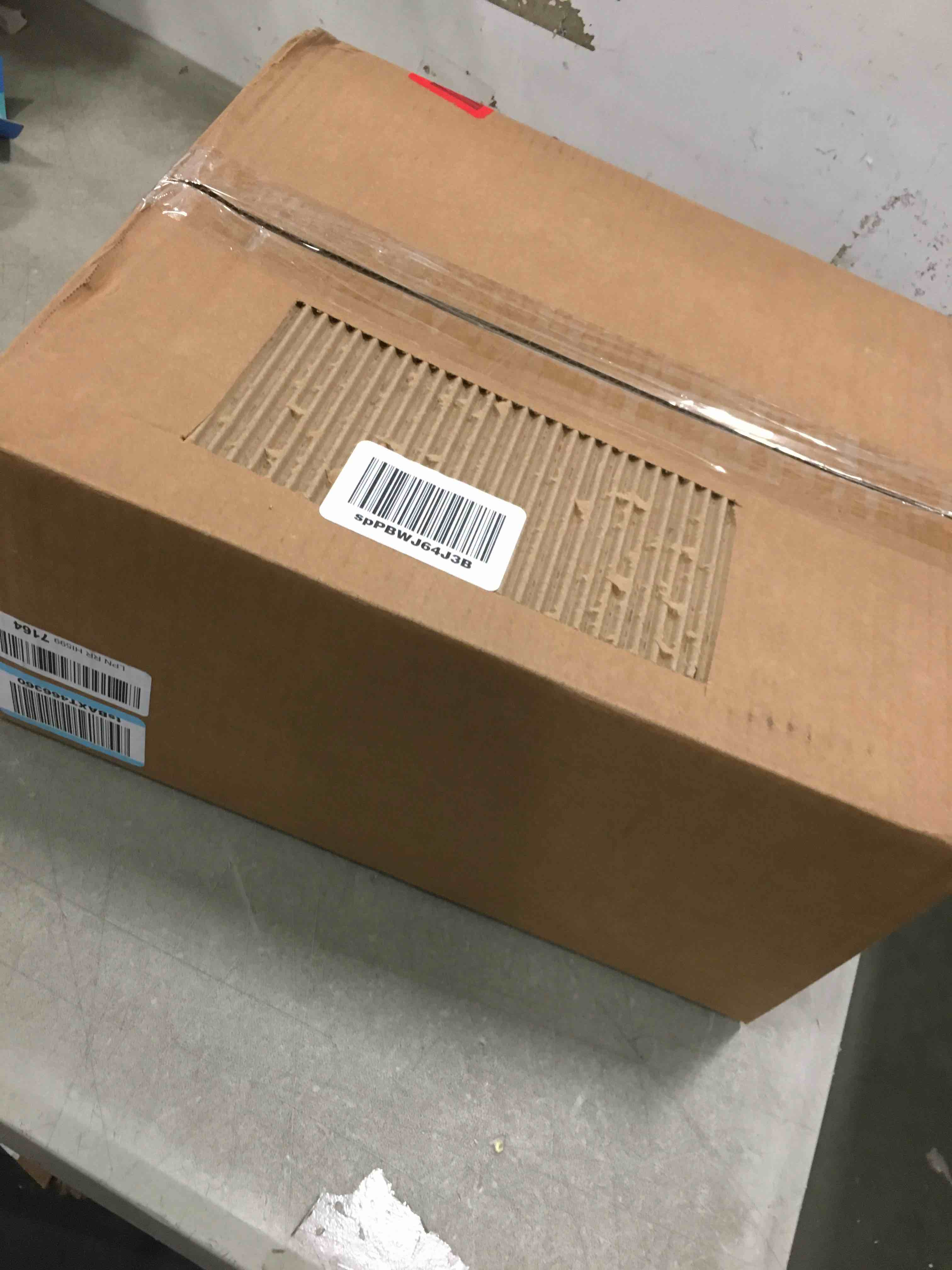 https://s3.amazonaws.com/lotting-images-prod/bidfta/RED5850785_1705611213134.jpeg
