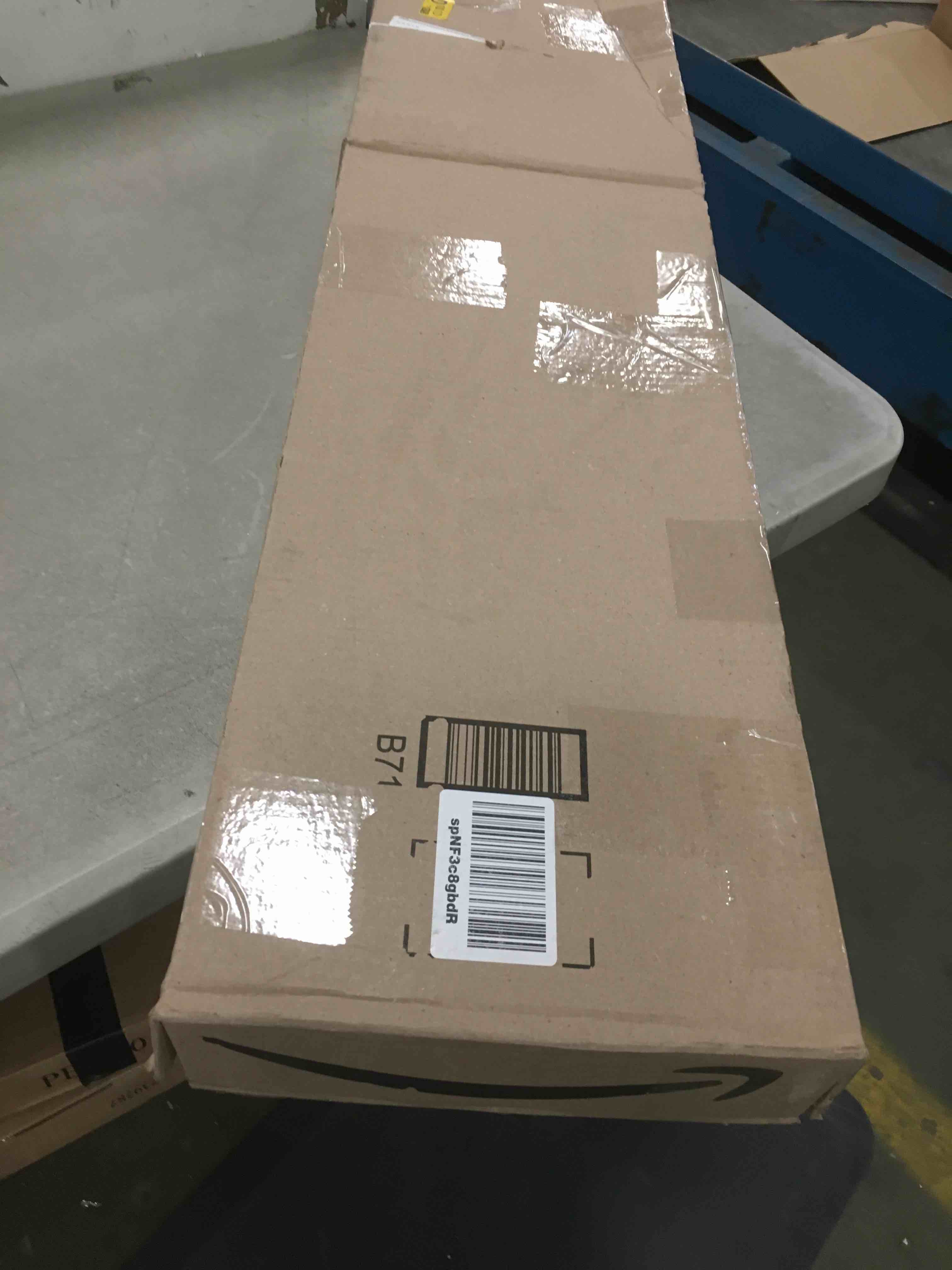 https://s3.amazonaws.com/lotting-images-prod/bidfta/RED5850790_1705611642302.jpeg
