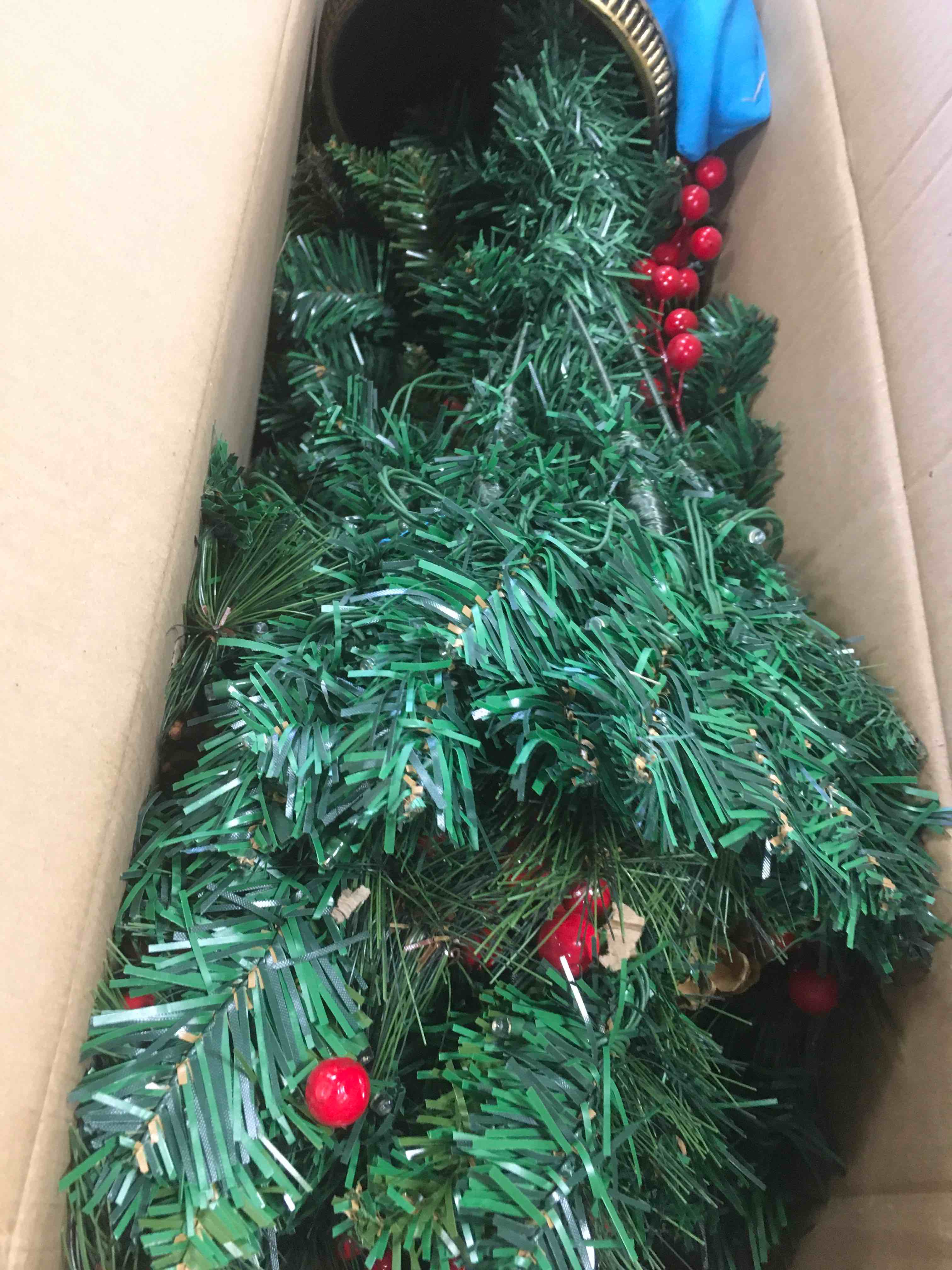 https://s3.amazonaws.com/lotting-images-prod/bidfta/RED5851379_1705940942795.jpeg