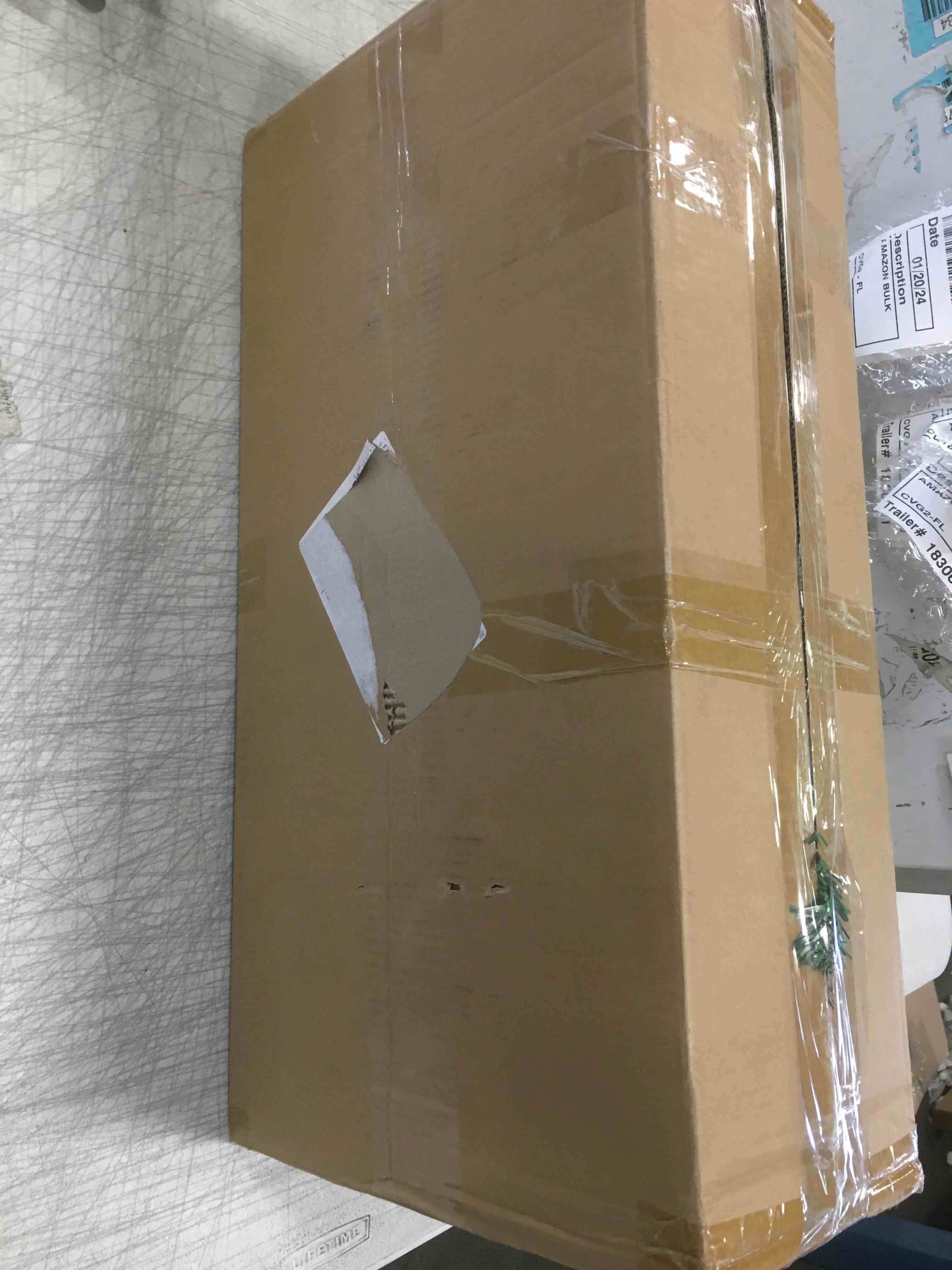 https://s3.amazonaws.com/lotting-images-prod/bidfta/RED5851379_1705940962806.jpeg