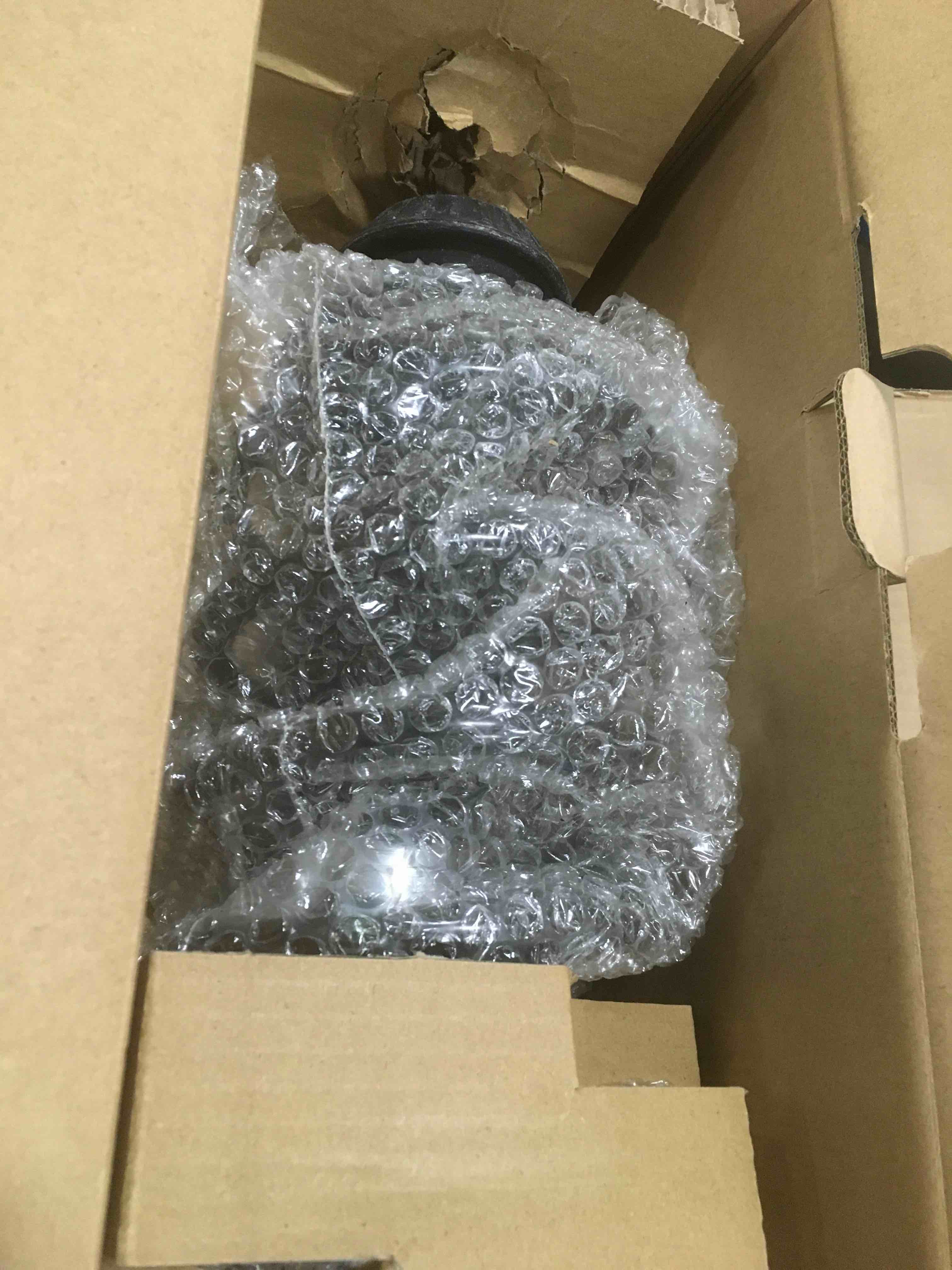 https://s3.amazonaws.com/lotting-images-prod/bidfta/RED5851689_1706038295171.jpeg