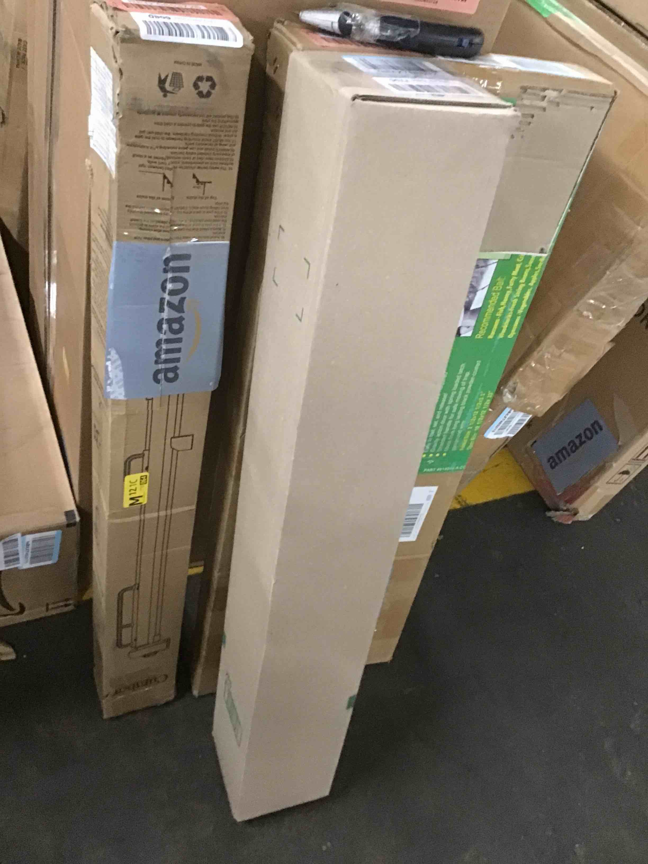 https://s3.amazonaws.com/lotting-images-prod/bidfta/RED5853727_1714571012939.jpeg