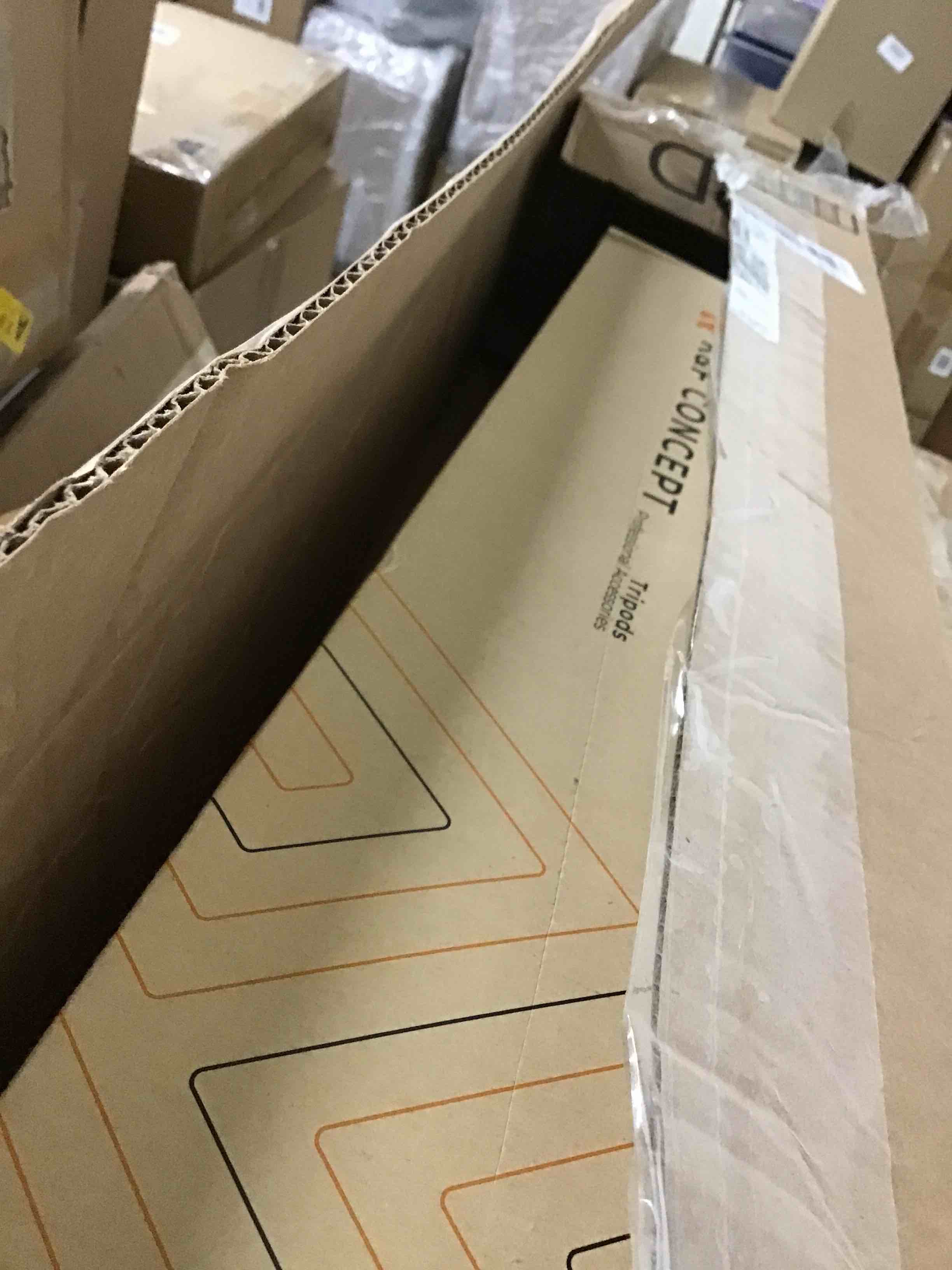 https://s3.amazonaws.com/lotting-images-prod/bidfta/RED5854041_1715354786850.jpeg