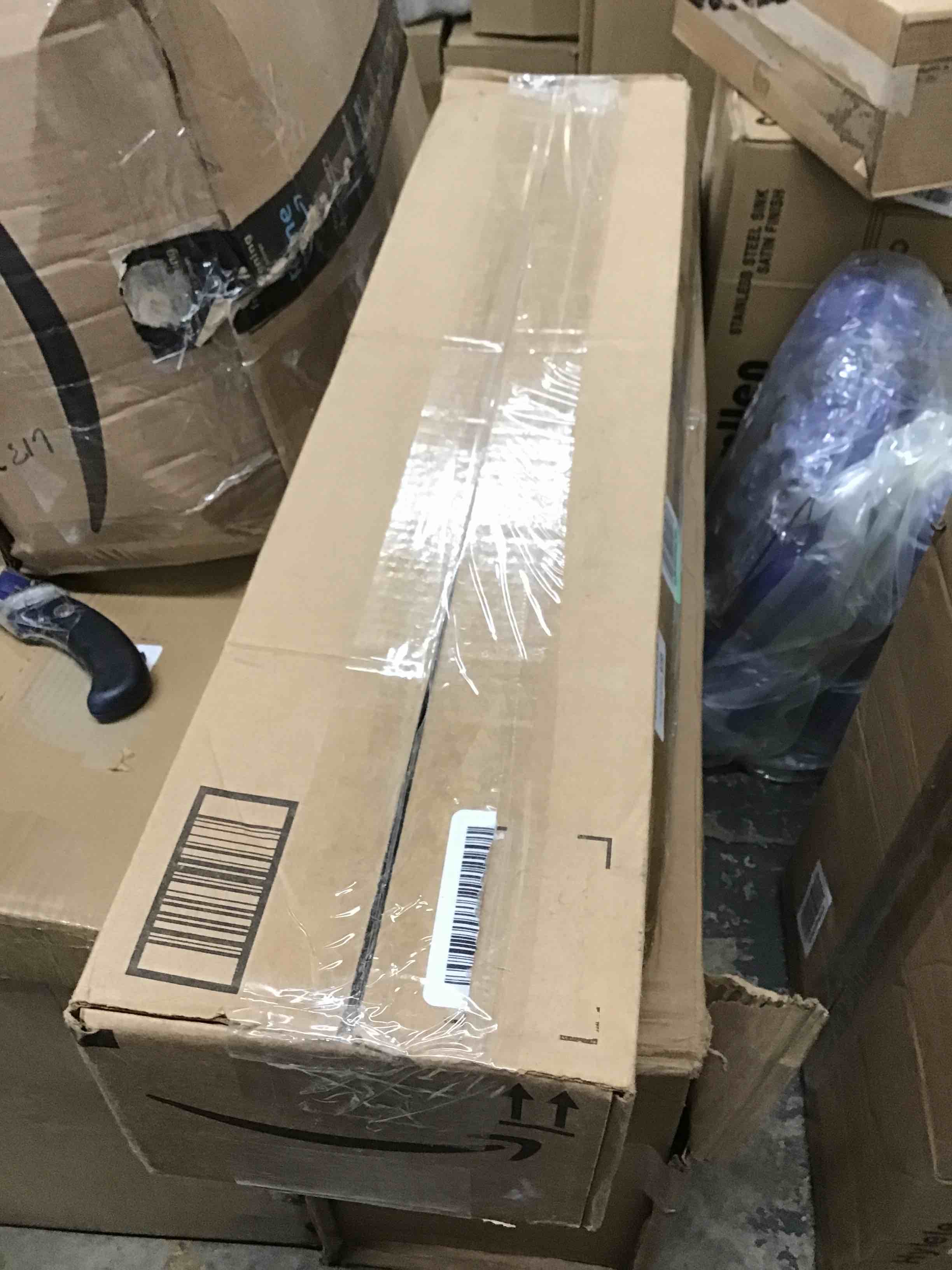 https://s3.amazonaws.com/lotting-images-prod/bidfta/RED5854058_1715603756968.jpeg
