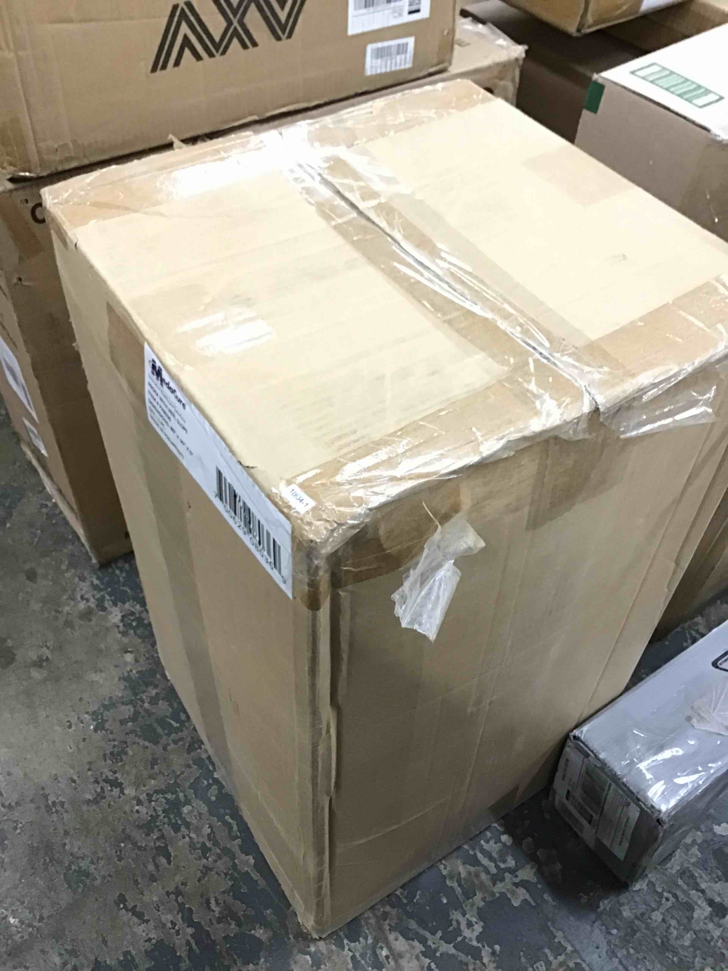 https://s3.amazonaws.com/lotting-images-prod/bidfta/RED5854114_1715621291370.jpeg