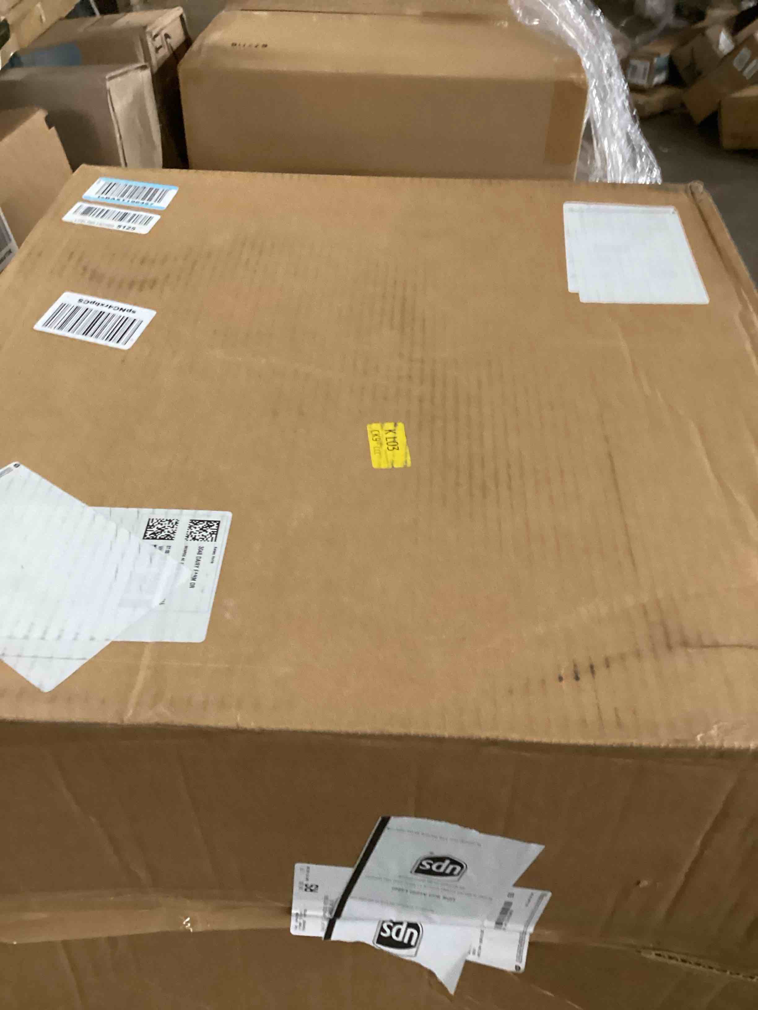 https://s3.amazonaws.com/lotting-images-prod/bidfta/RED5854477_1722619457127.jpeg