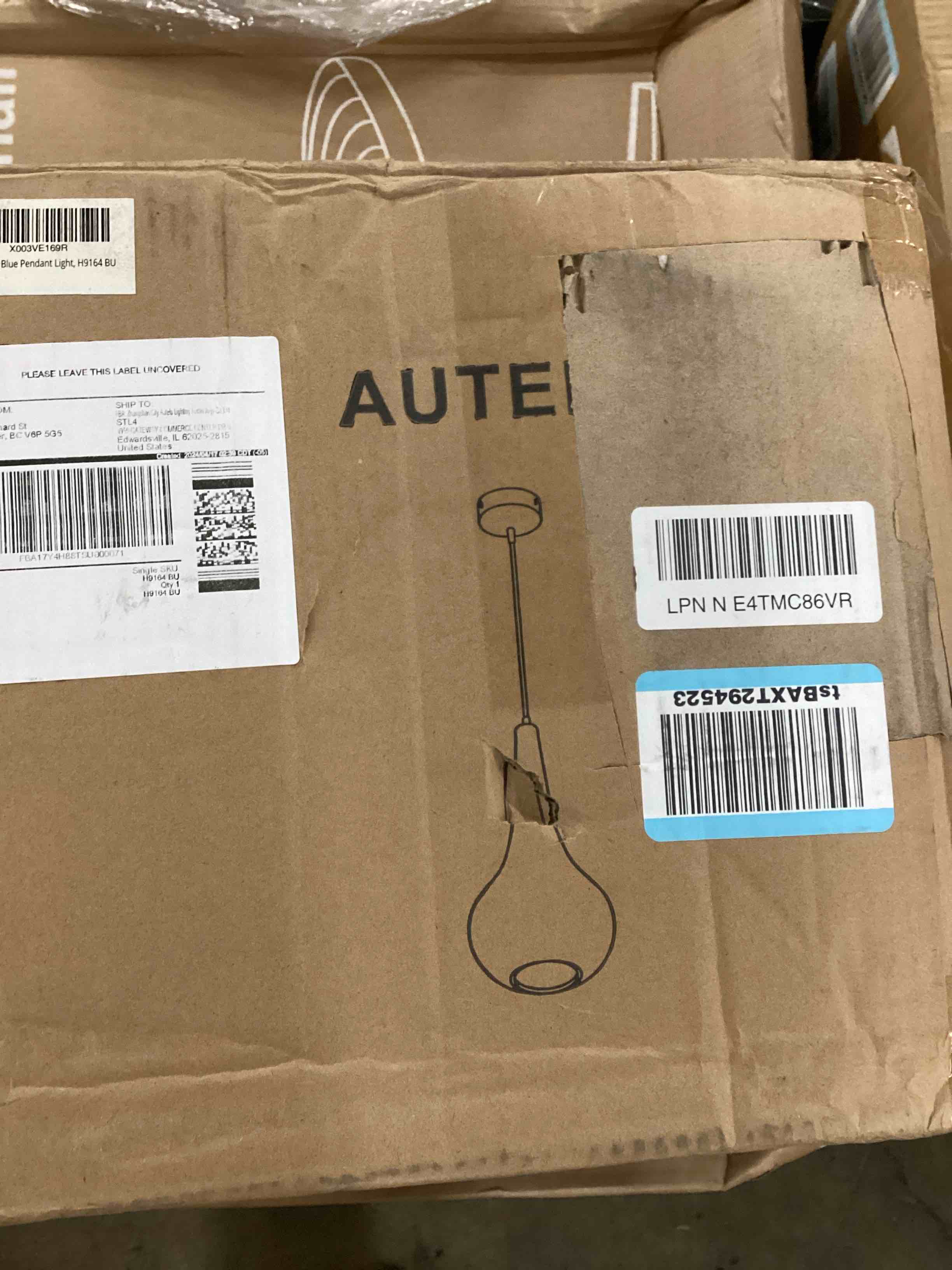 https://s3.amazonaws.com/lotting-images-prod/bidfta/RED5854757_1723722442591.jpeg