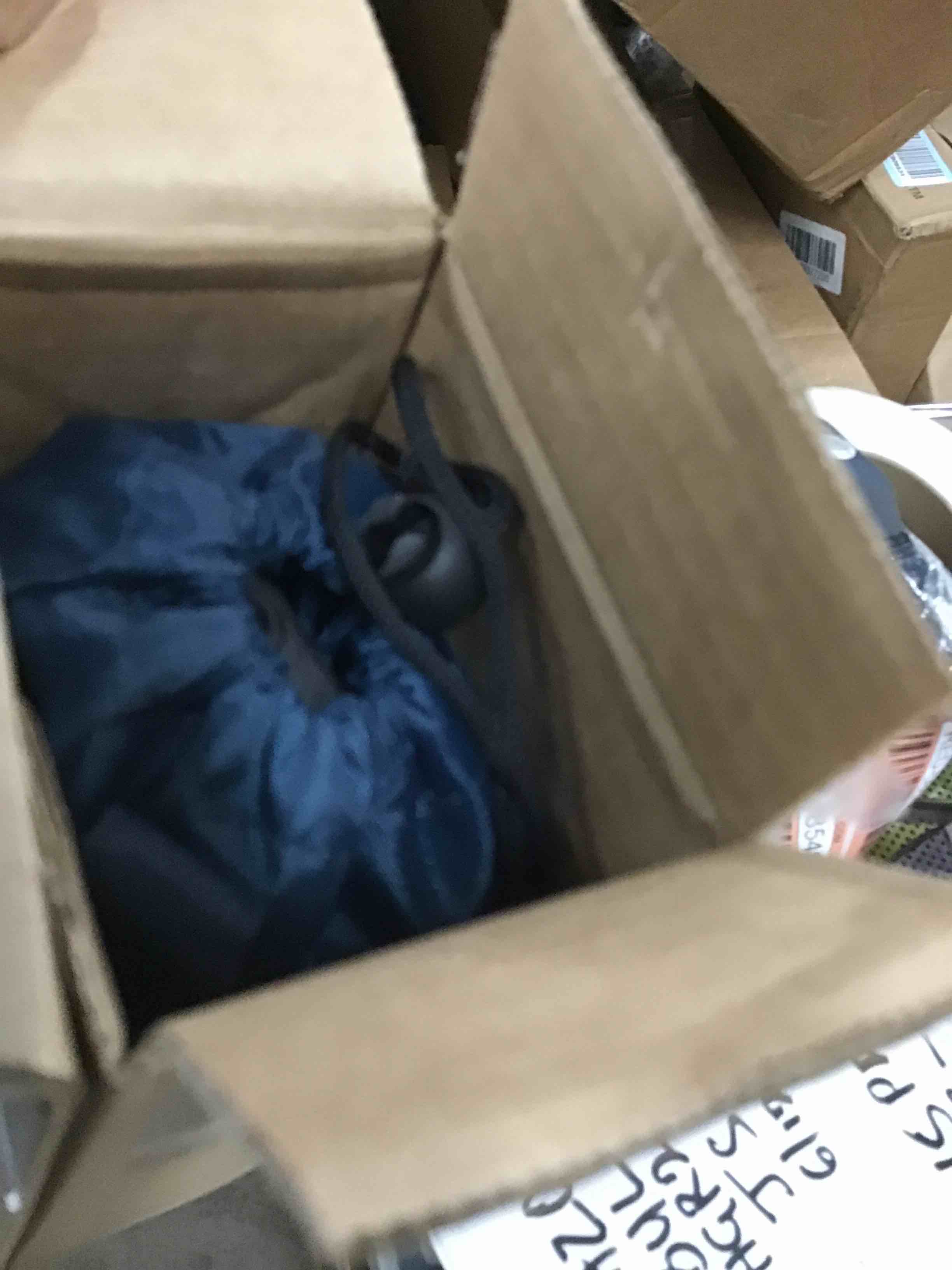 https://s3.amazonaws.com/lotting-images-prod/bidfta/RED5854985_1718650038634.jpeg