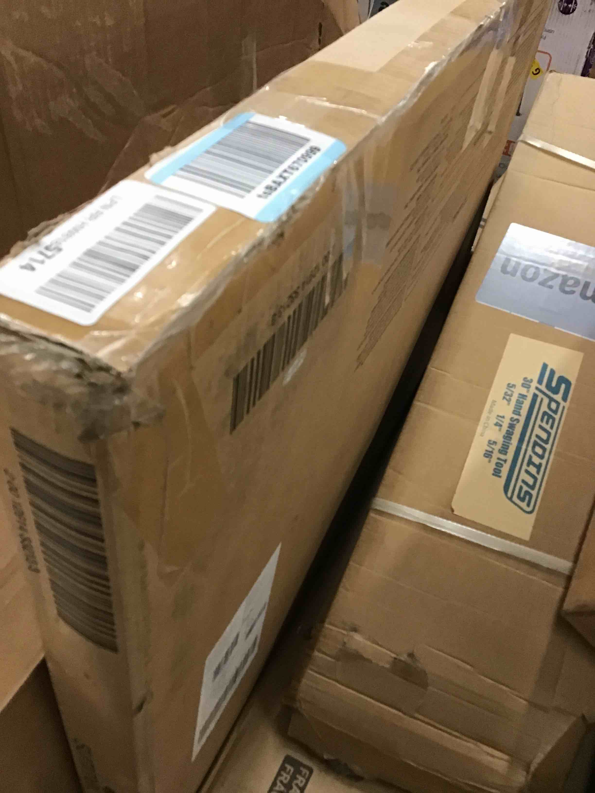 https://s3.amazonaws.com/lotting-images-prod/bidfta/RED5854988_1718650461803.jpeg