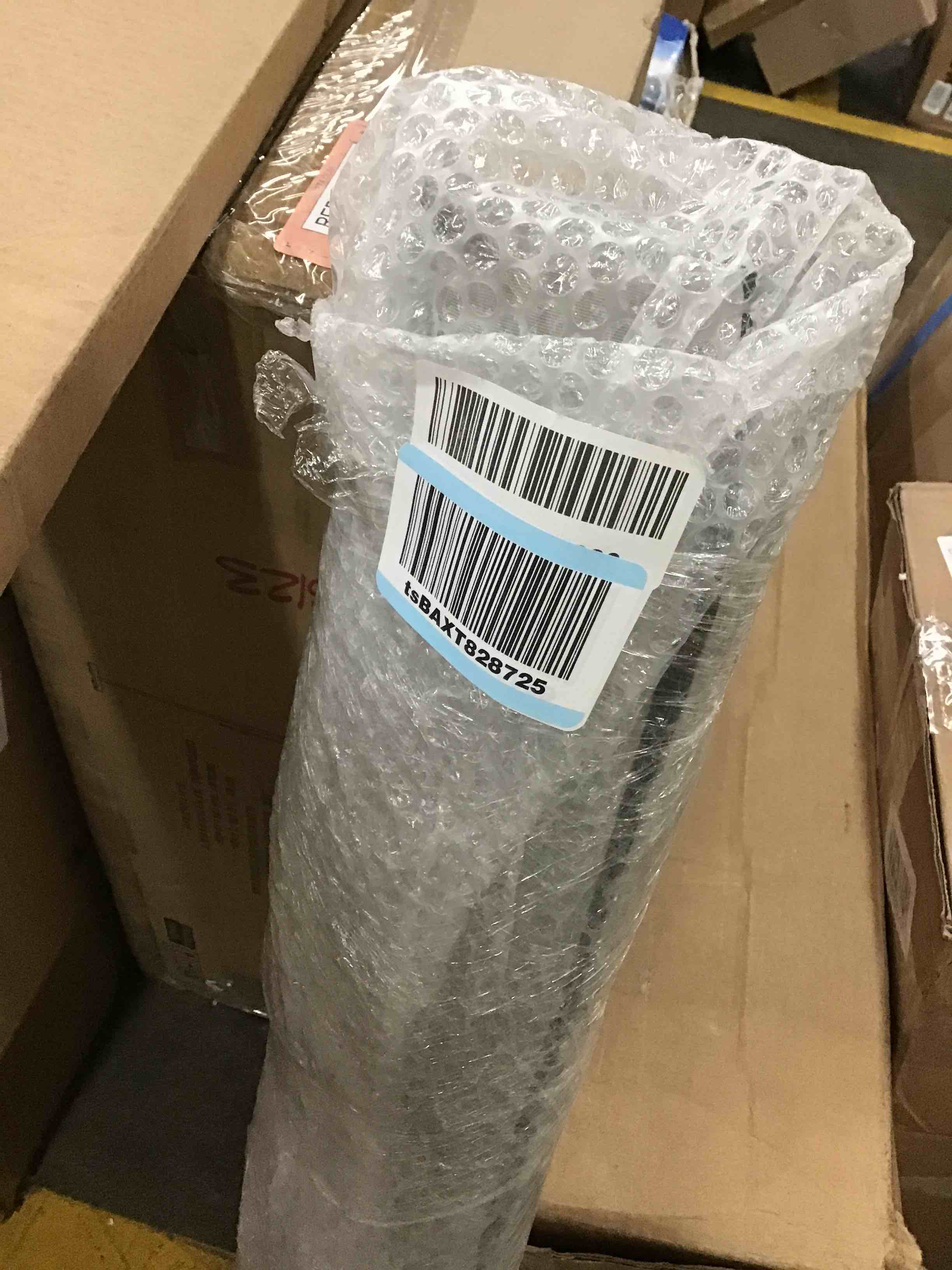 https://s3.amazonaws.com/lotting-images-prod/bidfta/RED5854993_1718651107377.jpeg