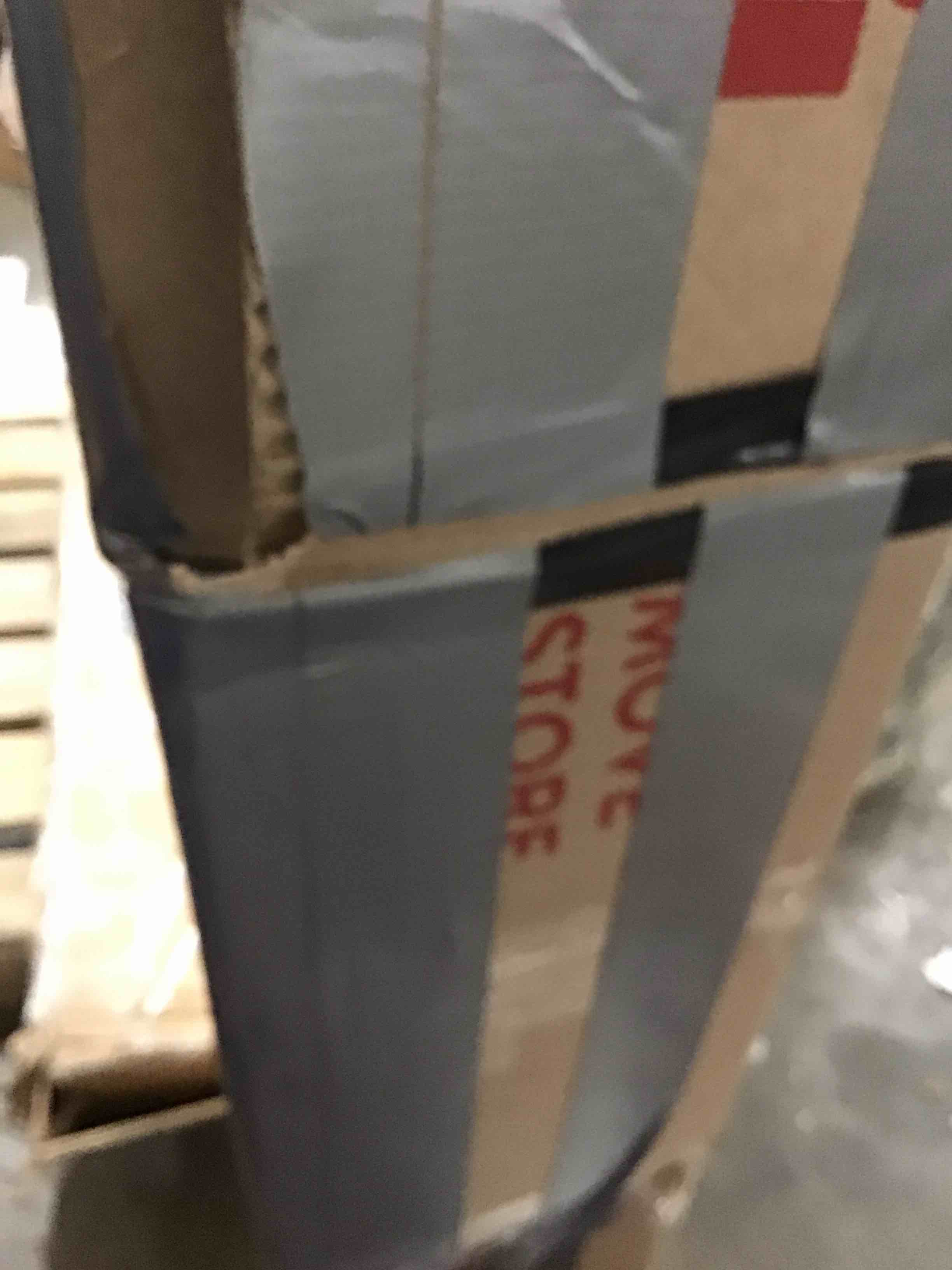 https://s3.amazonaws.com/lotting-images-prod/bidfta/RED5855366_1720618796339.jpeg
