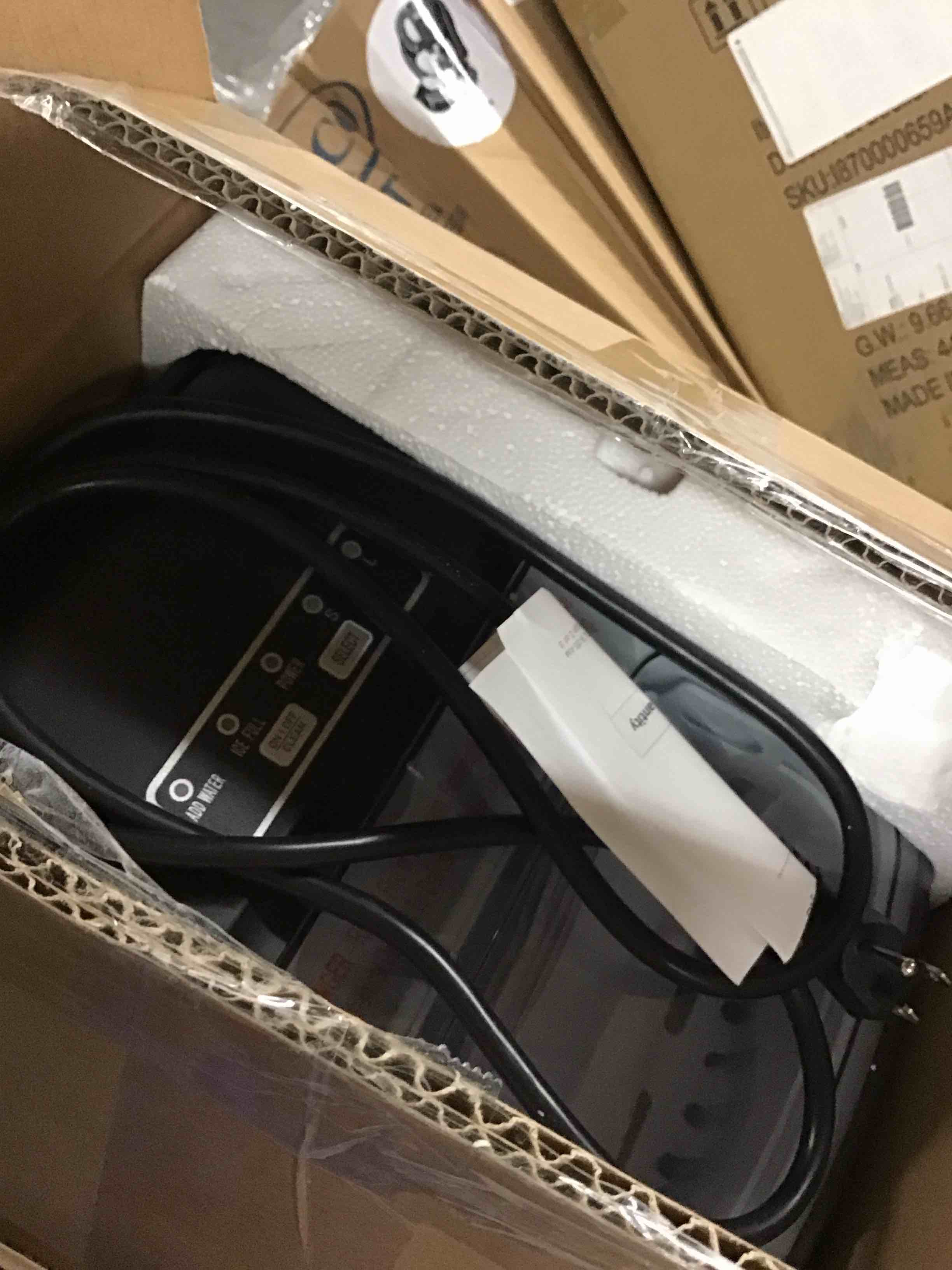 https://s3.amazonaws.com/lotting-images-prod/bidfta/RED5855381_1720623010670.jpeg