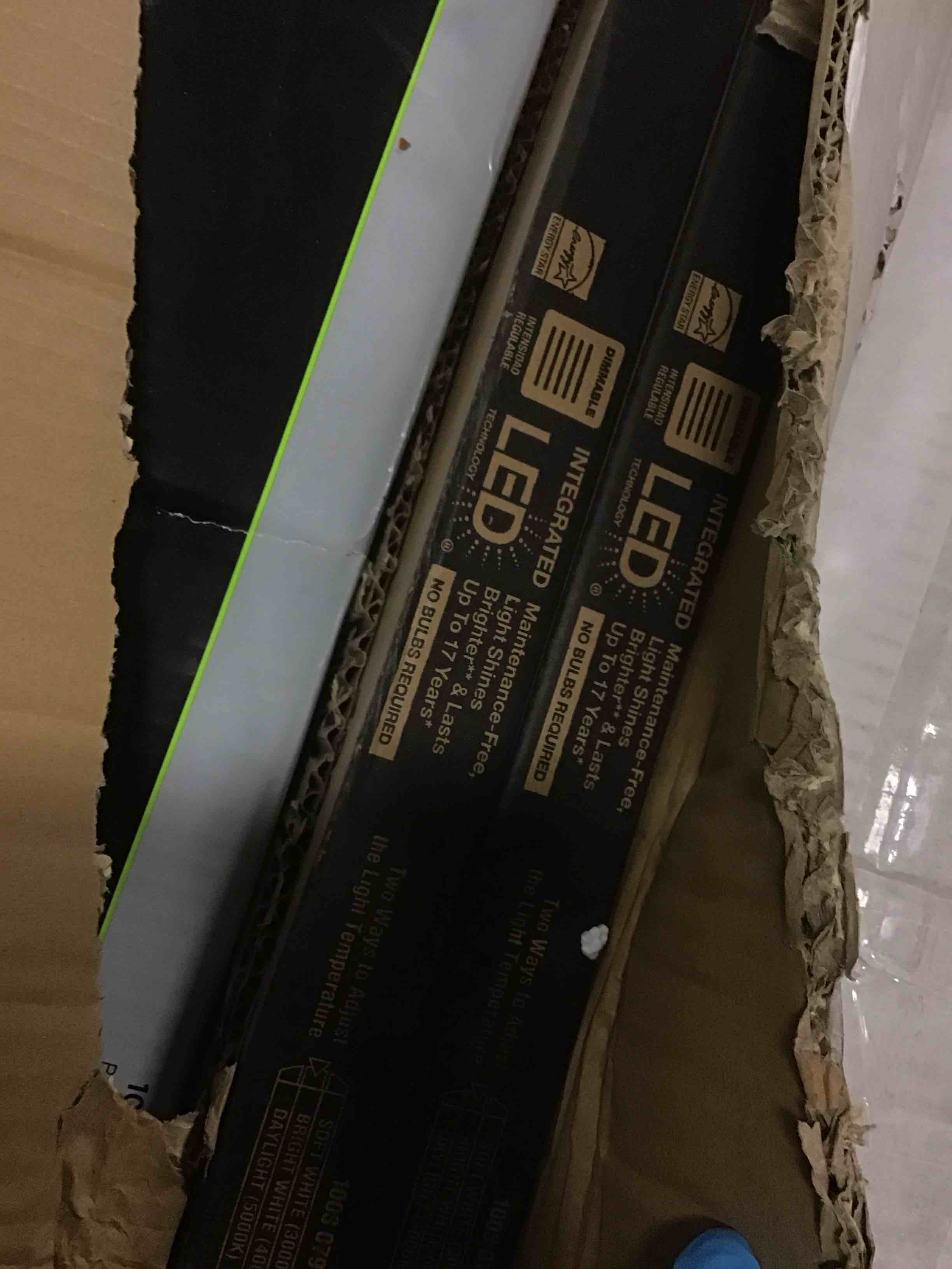 https://s3.amazonaws.com/lotting-images-prod/bidfta/RED5858416_1714480359468.jpeg