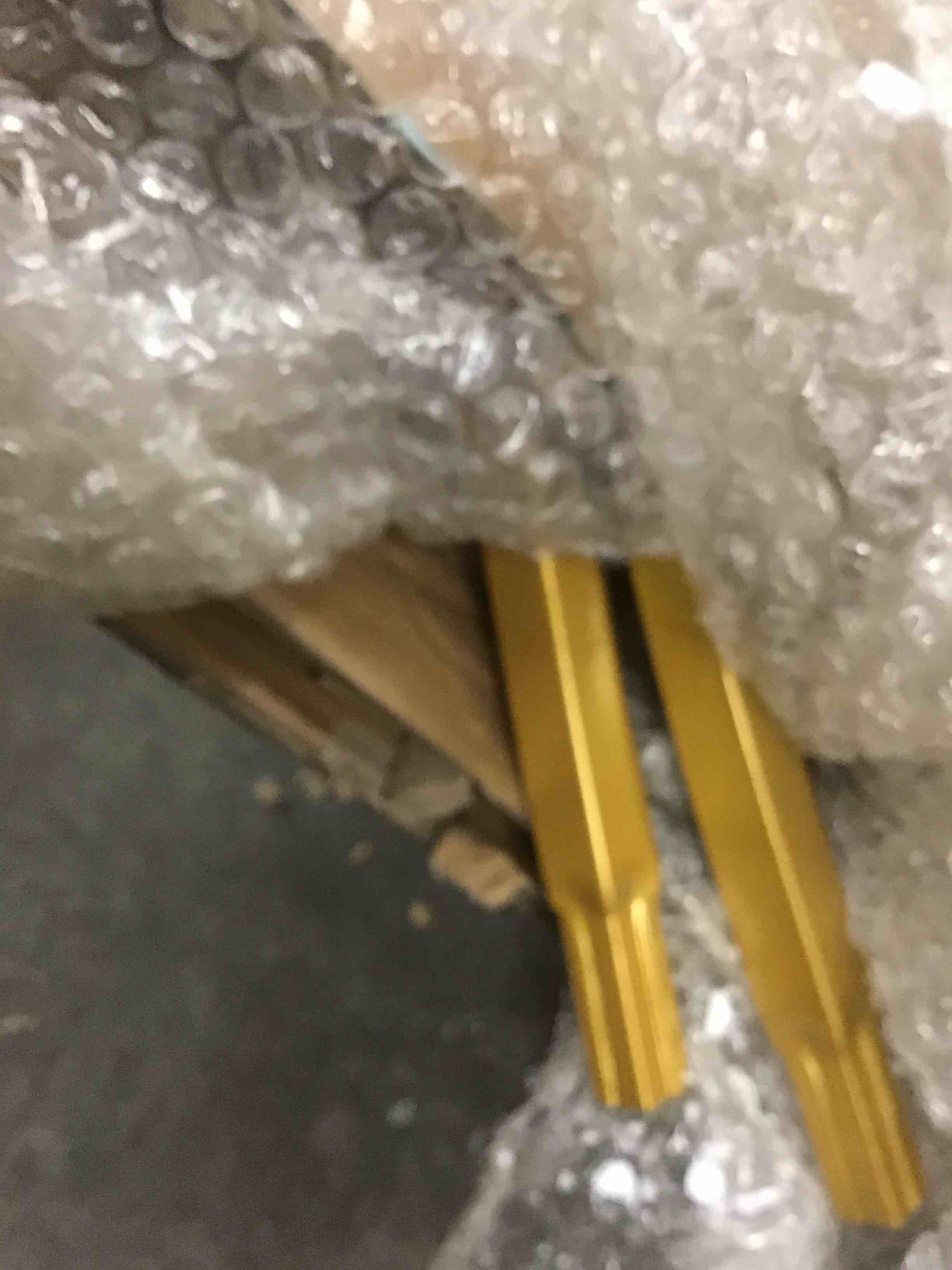 https://s3.amazonaws.com/lotting-images-prod/bidfta/RED5858489_1715095657884.jpeg