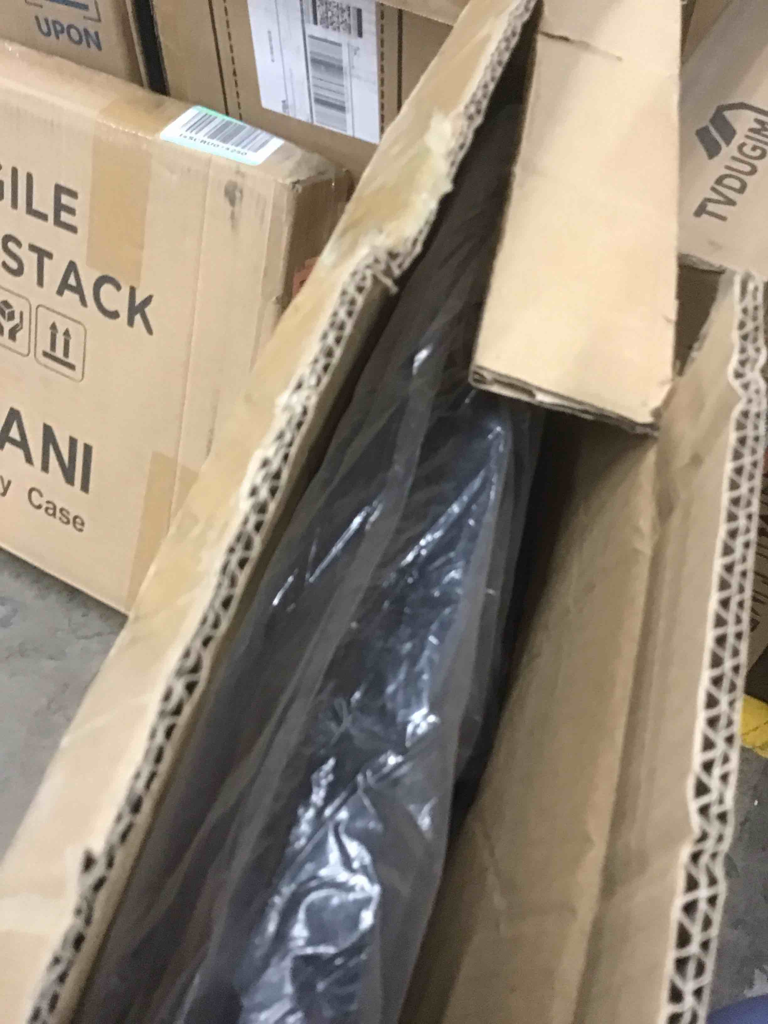 https://s3.amazonaws.com/lotting-images-prod/bidfta/RED5858740_1715886378849.jpeg