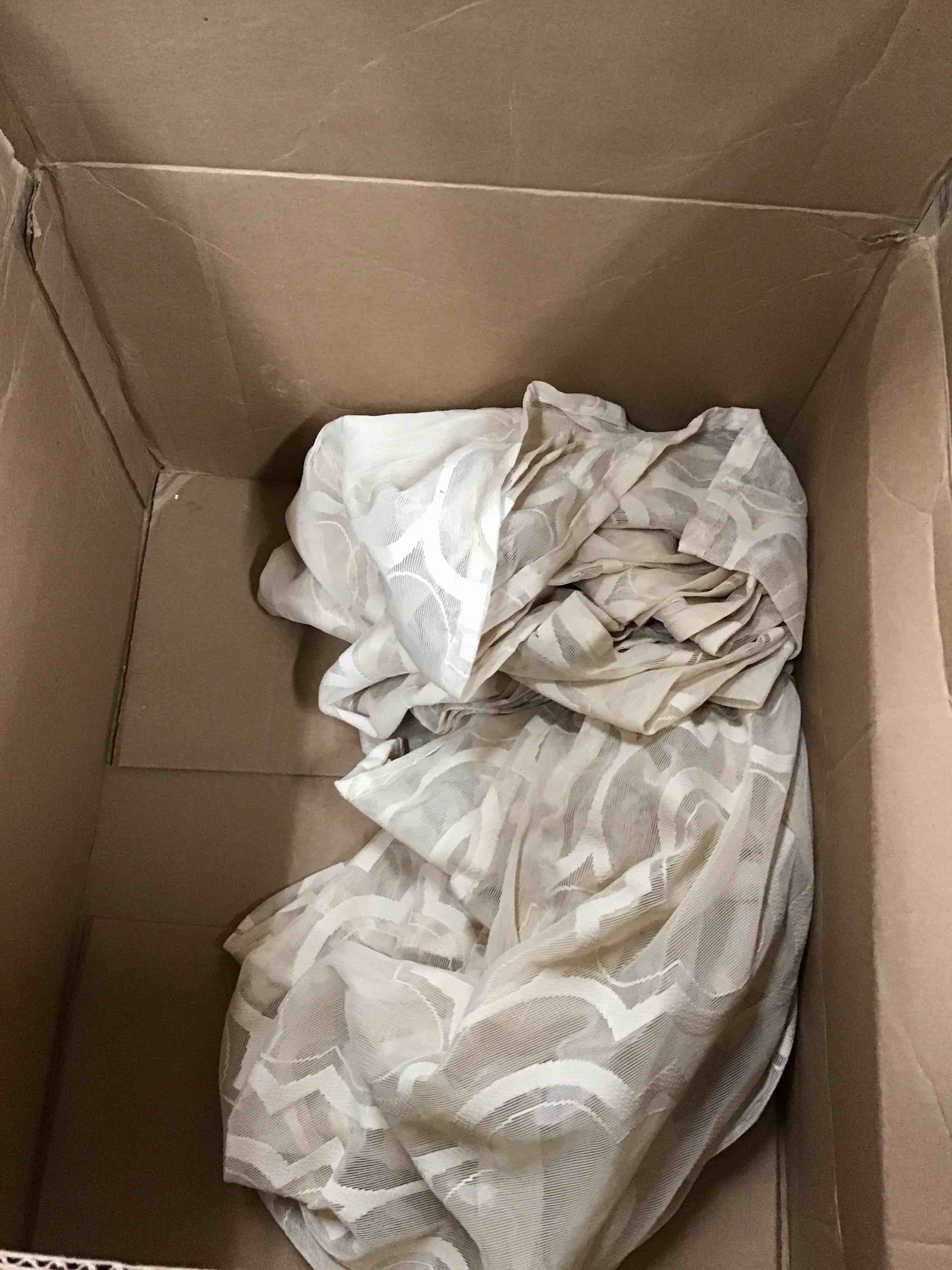 https://s3.amazonaws.com/lotting-images-prod/bidfta/RED5858865_1715959242518.jpeg