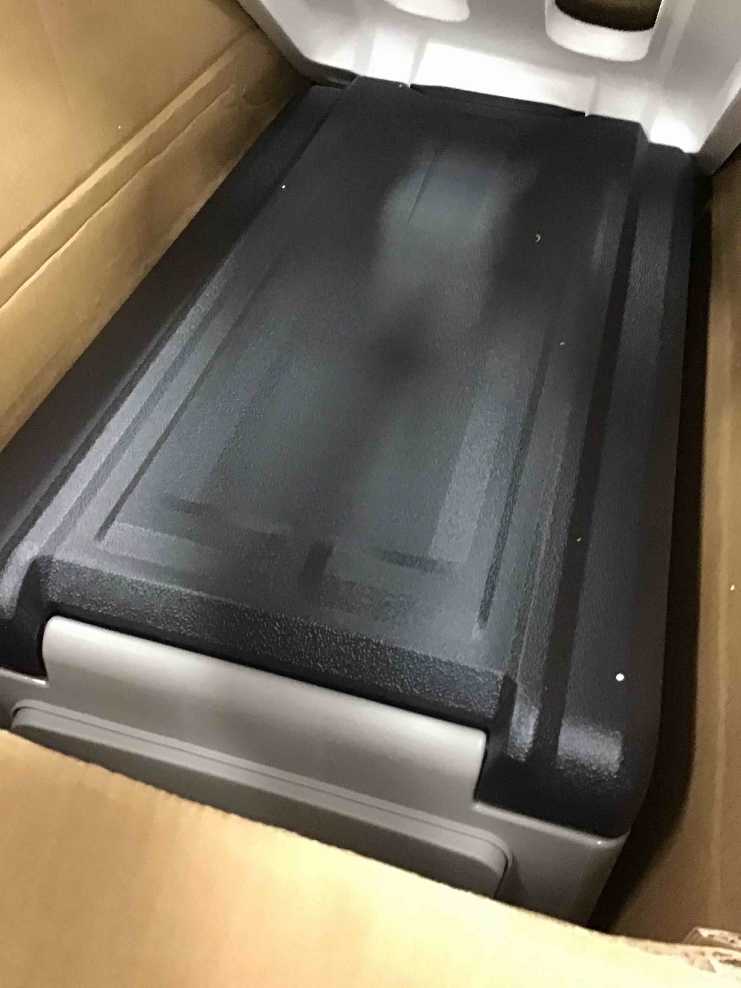 https://s3.amazonaws.com/lotting-images-prod/bidfta/RED5858868_1715959612128.jpeg