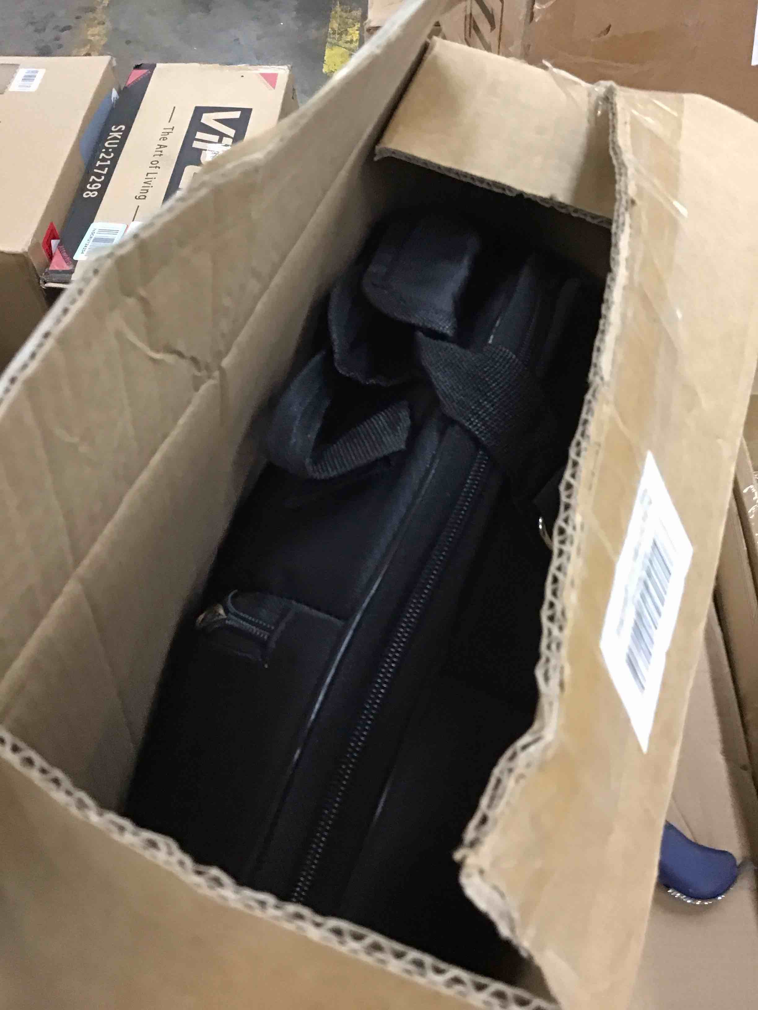 https://s3.amazonaws.com/lotting-images-prod/bidfta/RED5858871_1715959848766.jpeg