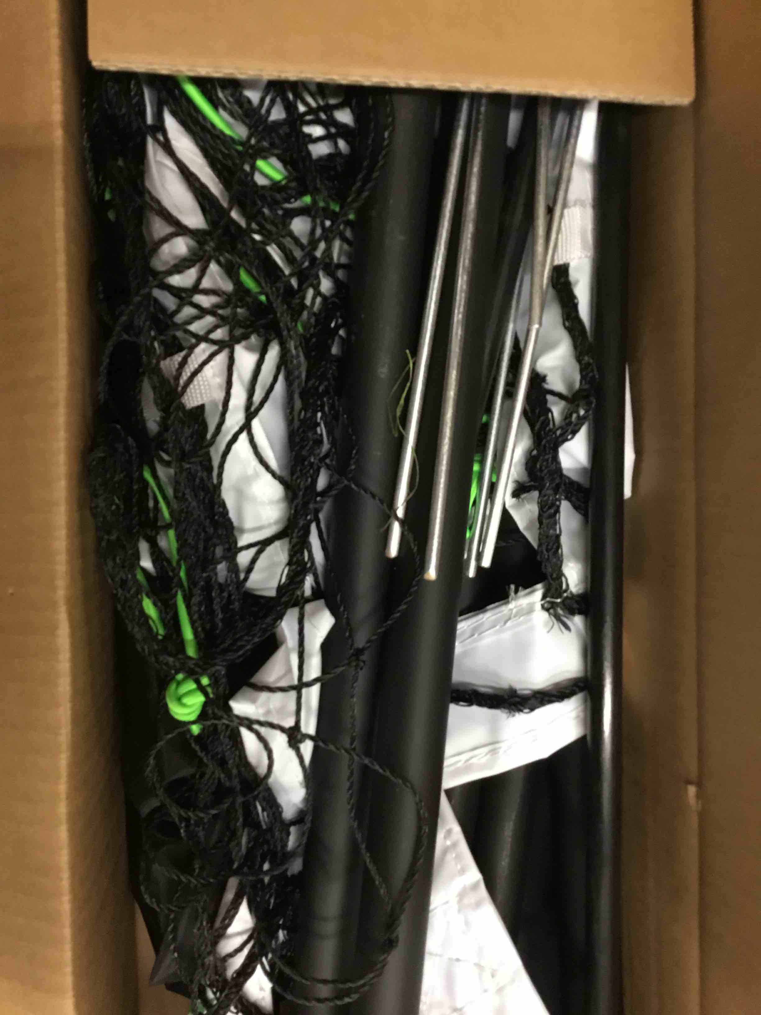 https://s3.amazonaws.com/lotting-images-prod/bidfta/RED5860319_1716993540294.jpeg