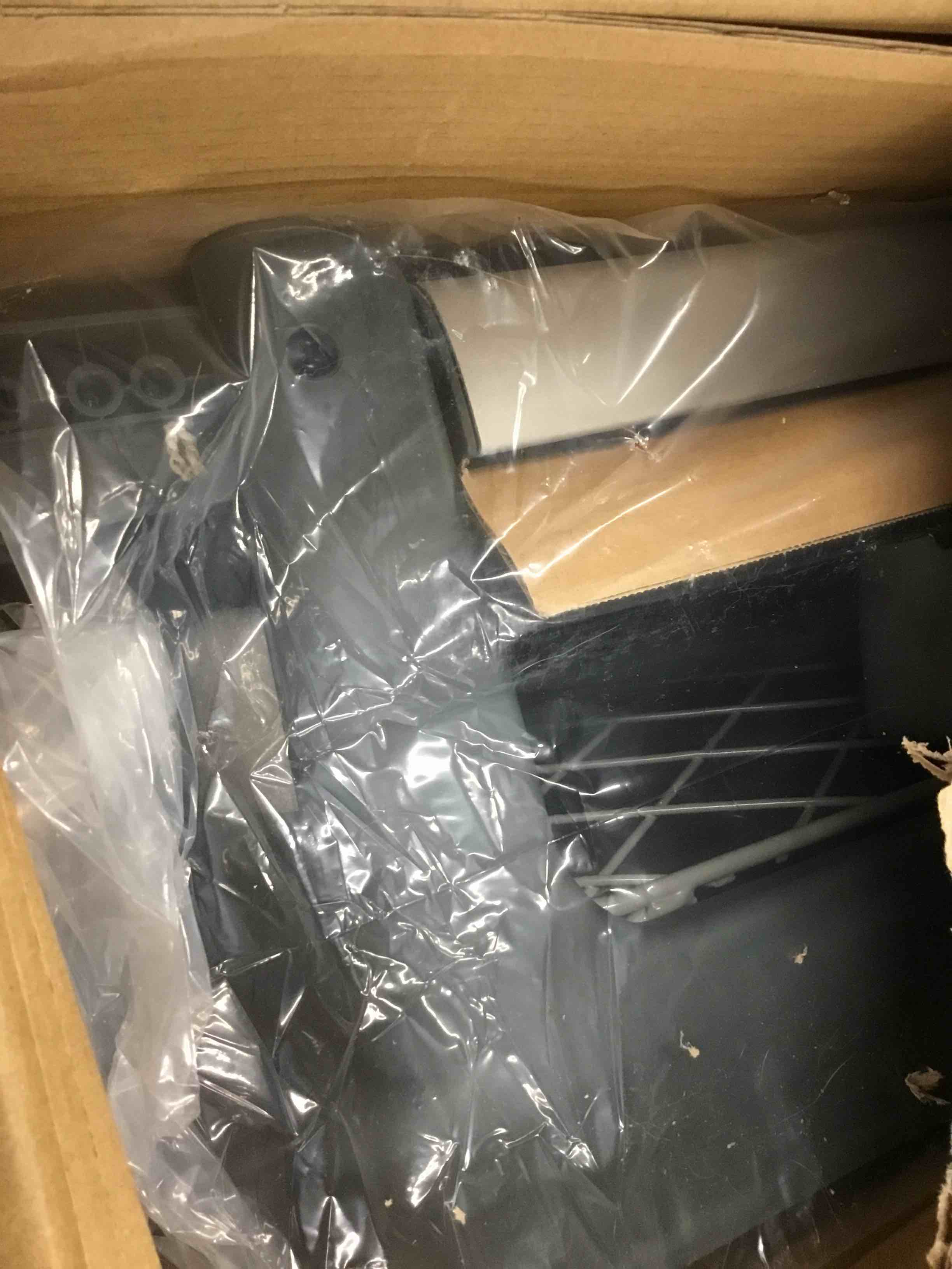 https://s3.amazonaws.com/lotting-images-prod/bidfta/RED5860333_1716996037111.jpeg
