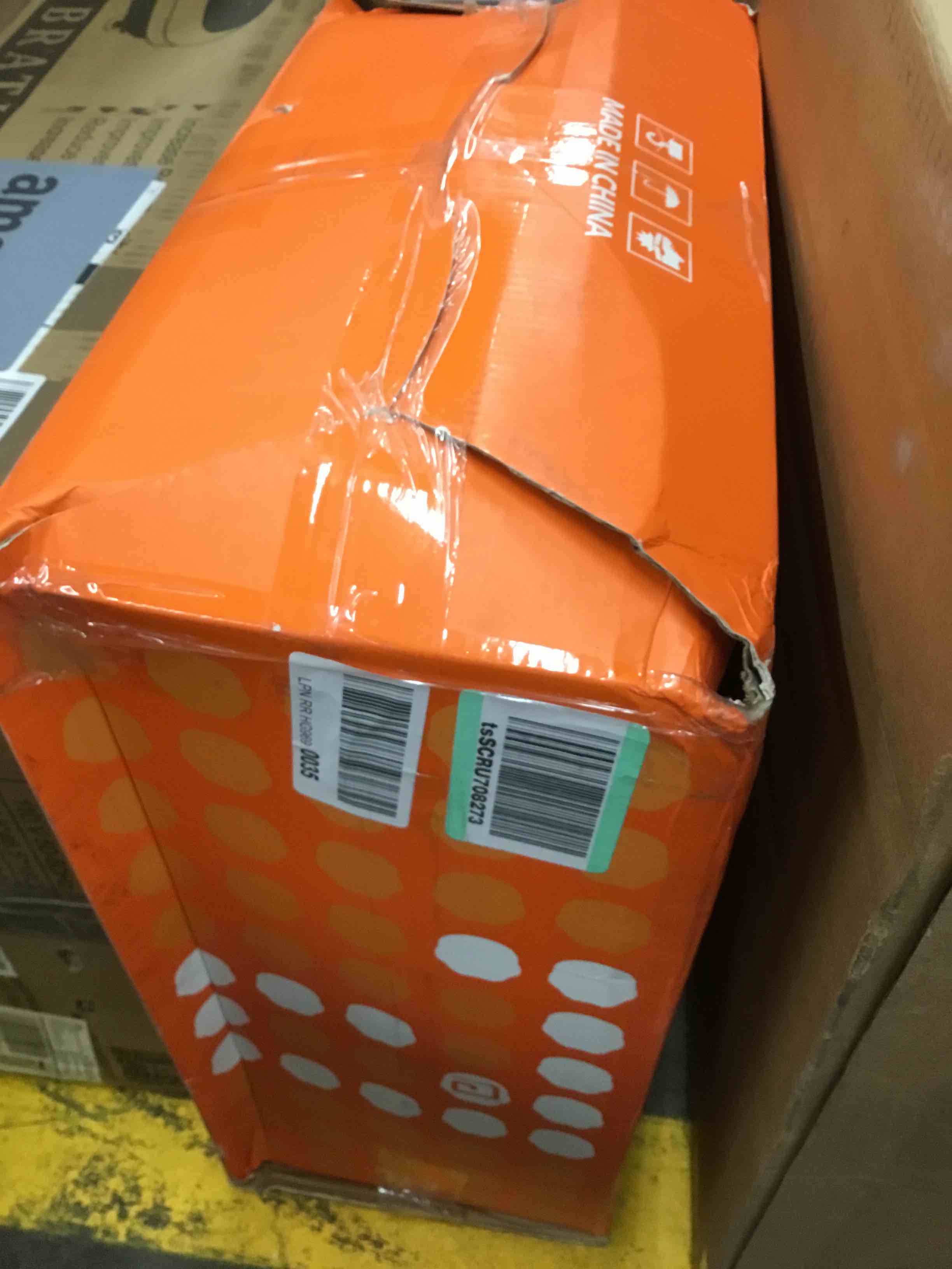 https://s3.amazonaws.com/lotting-images-prod/bidfta/RED5860336_1716996401326.jpeg
