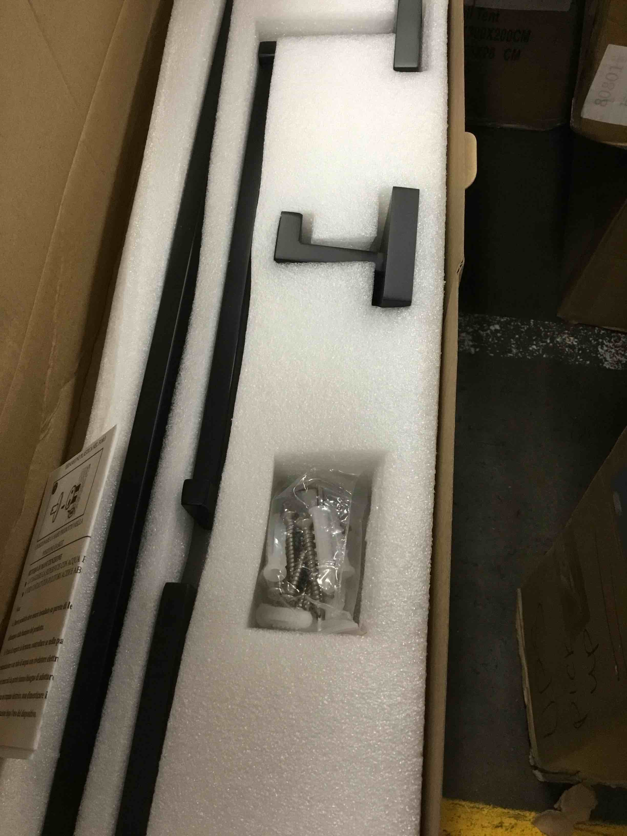 https://s3.amazonaws.com/lotting-images-prod/bidfta/RED5860407_1717014094940.jpeg