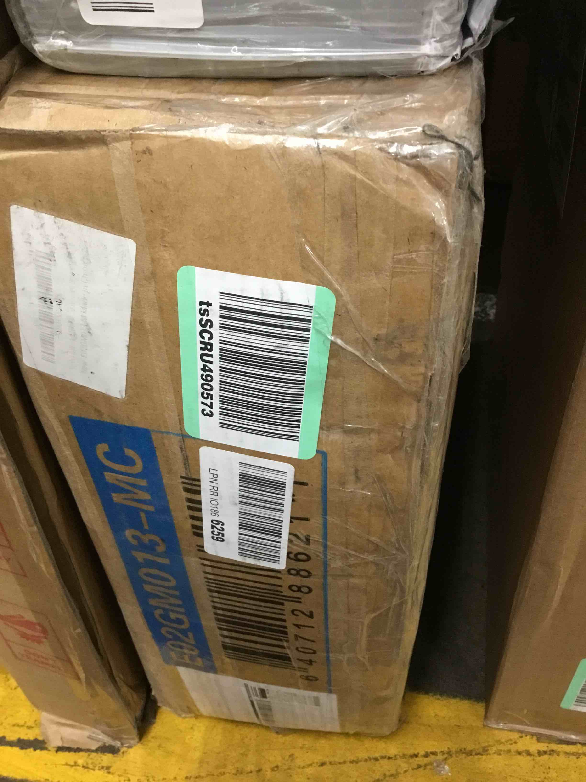 https://s3.amazonaws.com/lotting-images-prod/bidfta/RED5860411_1717014472021.jpeg