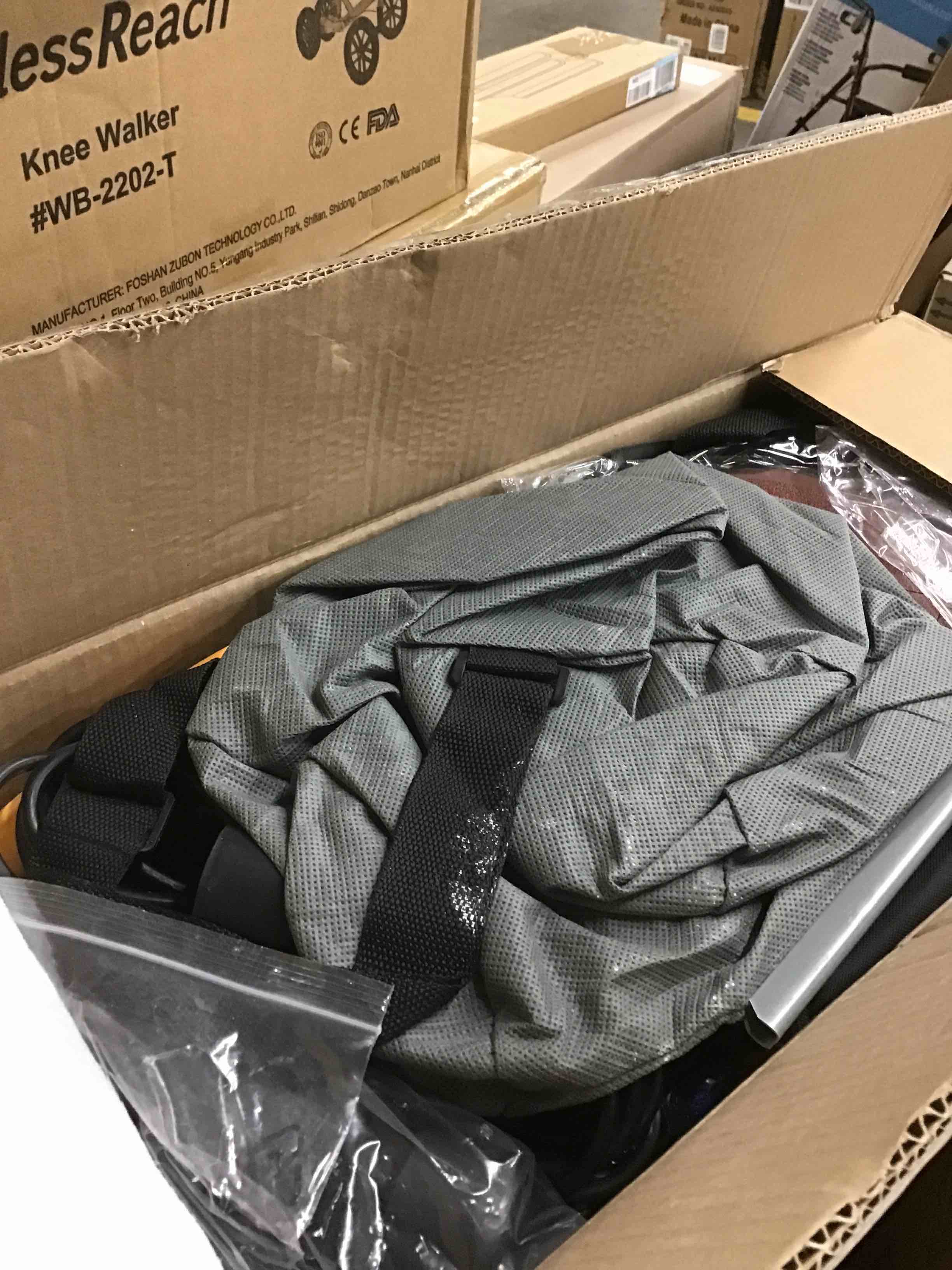 https://s3.amazonaws.com/lotting-images-prod/bidfta/RED5862060_1711745976632.jpeg