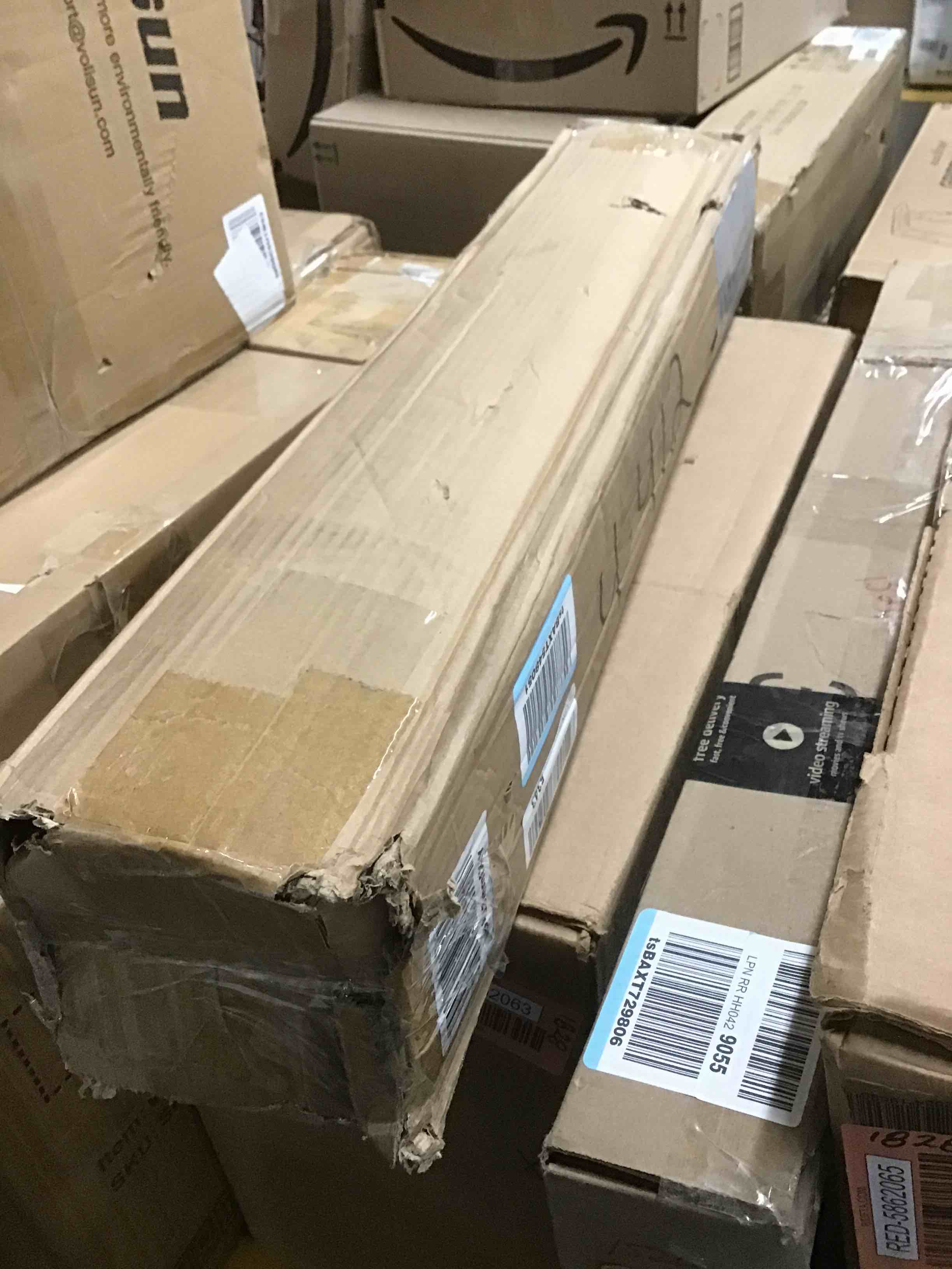 https://s3.amazonaws.com/lotting-images-prod/bidfta/RED5862068_1711747385748.jpeg