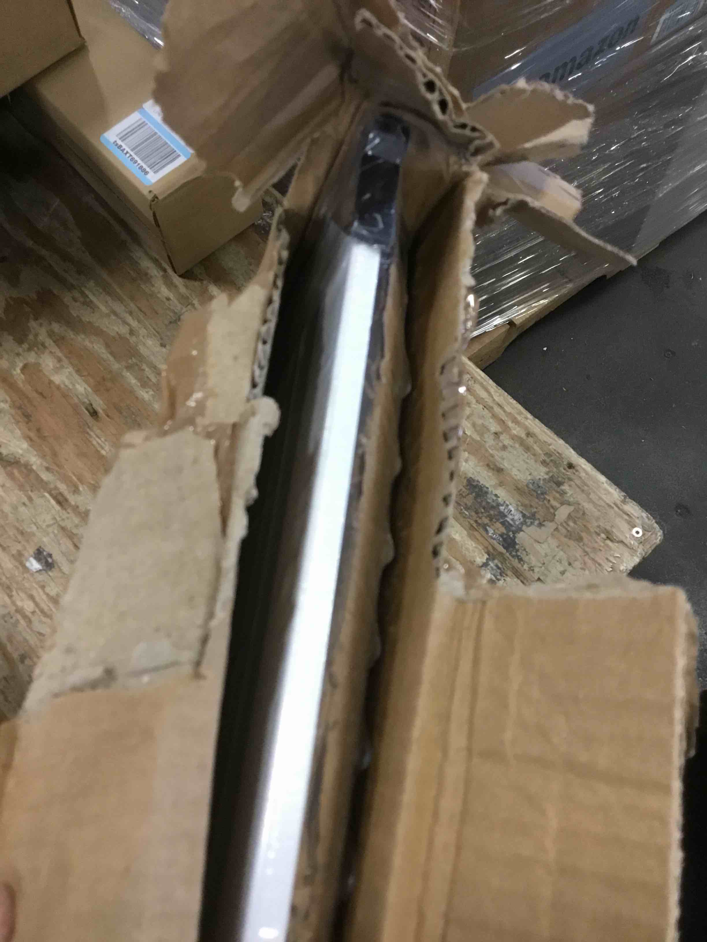 https://s3.amazonaws.com/lotting-images-prod/bidfta/RED5864081_1708879970240.jpeg