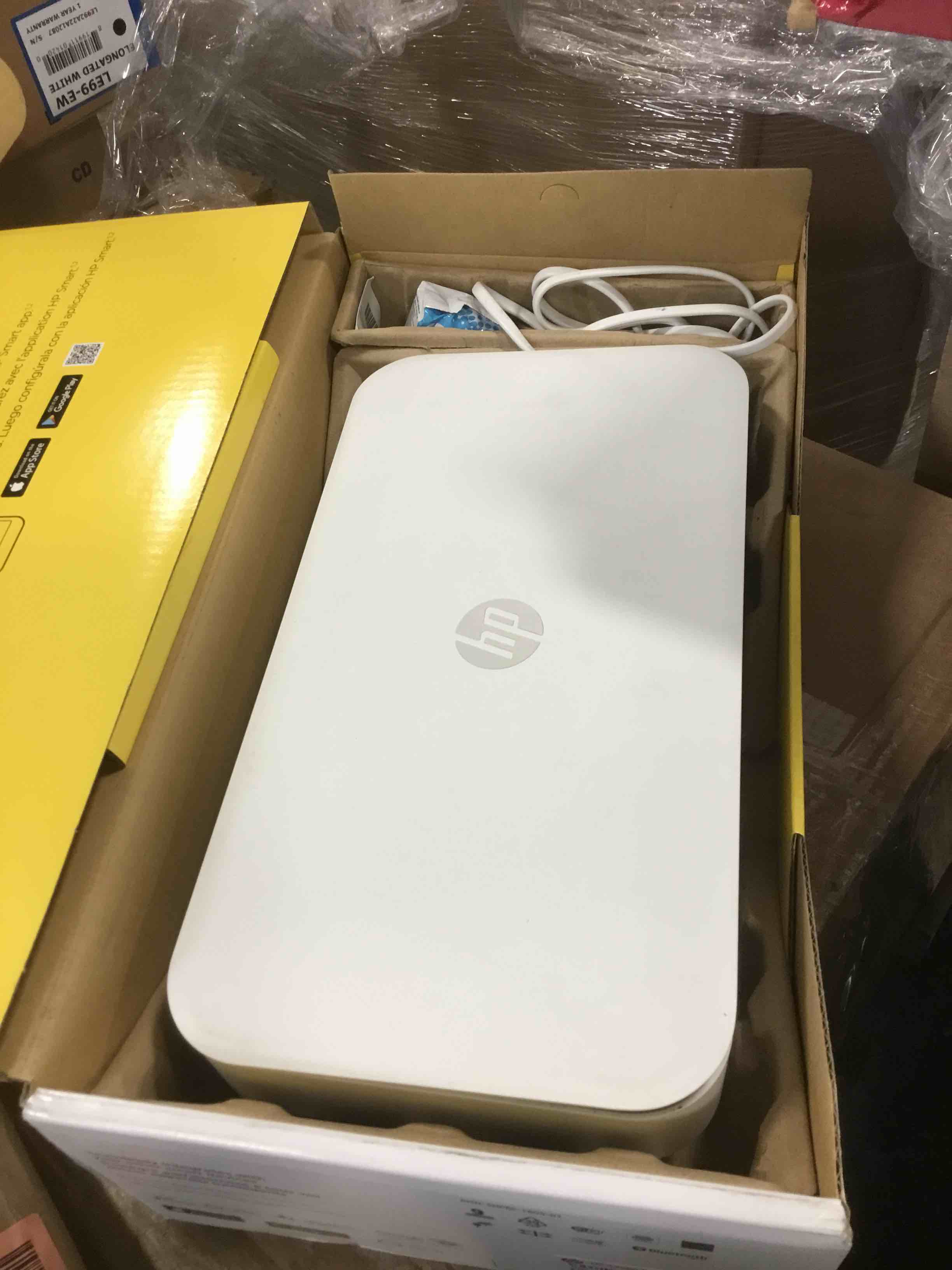 https://s3.amazonaws.com/lotting-images-prod/bidfta/RED5864128_1708887444815.jpeg