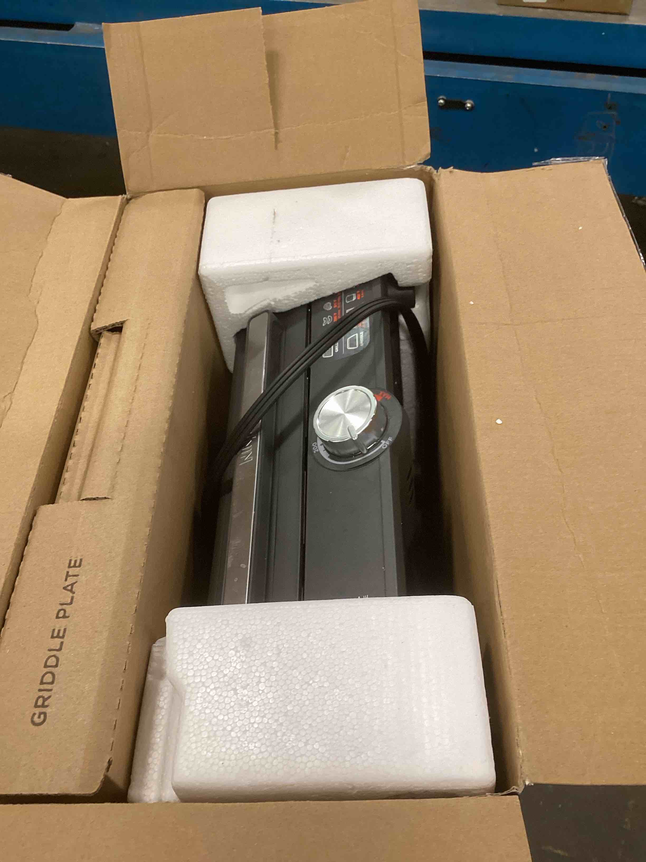 https://s3.amazonaws.com/lotting-images-prod/bidfta/RED5864397_1708980939674.jpeg