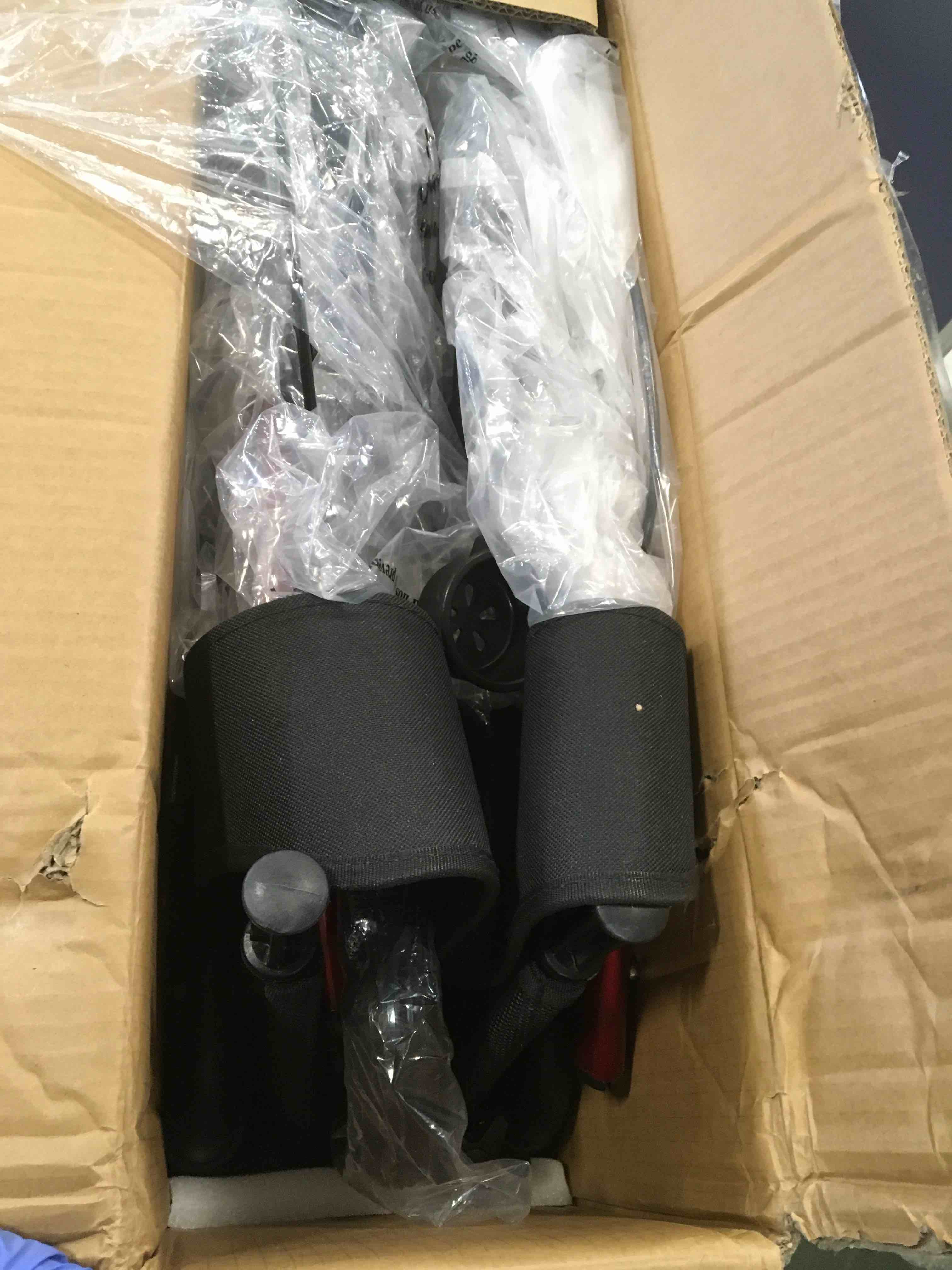 https://s3.amazonaws.com/lotting-images-prod/bidfta/RED5864493_1709045750028.jpeg