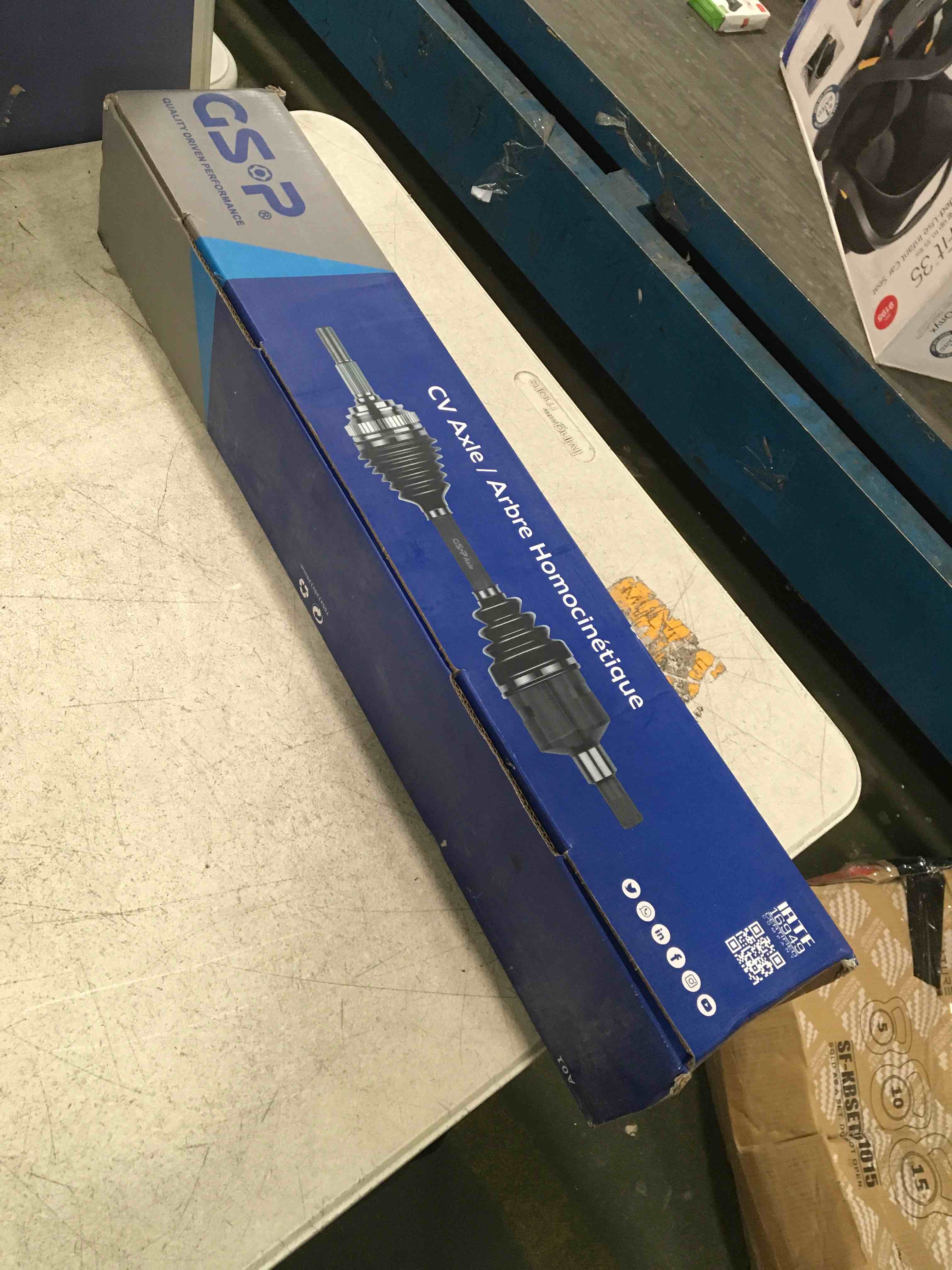 https://s3.amazonaws.com/lotting-images-prod/bidfta/RED5864609_1709062083913.jpeg