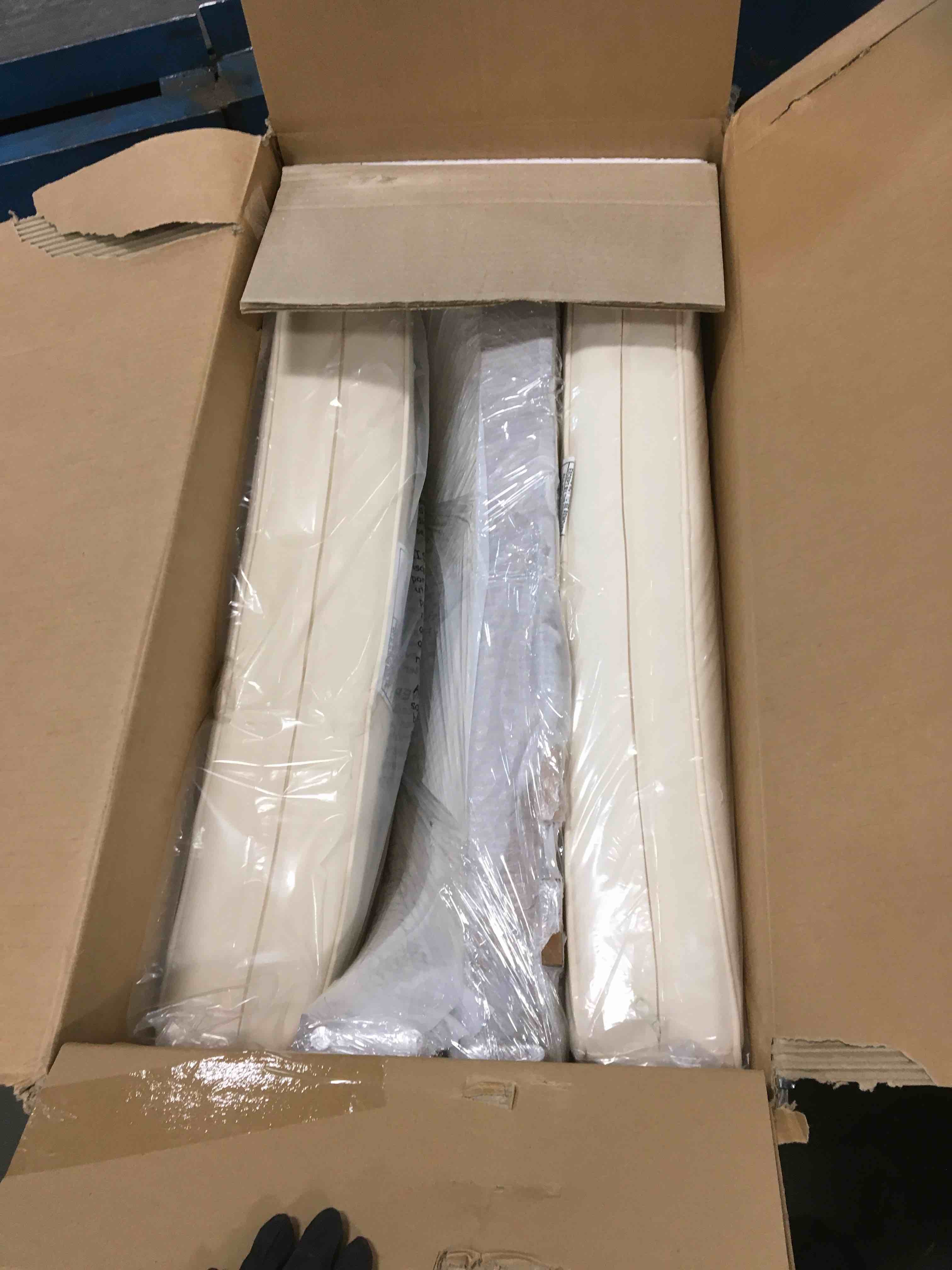 https://s3.amazonaws.com/lotting-images-prod/bidfta/RED5864665_1709125395311.jpeg