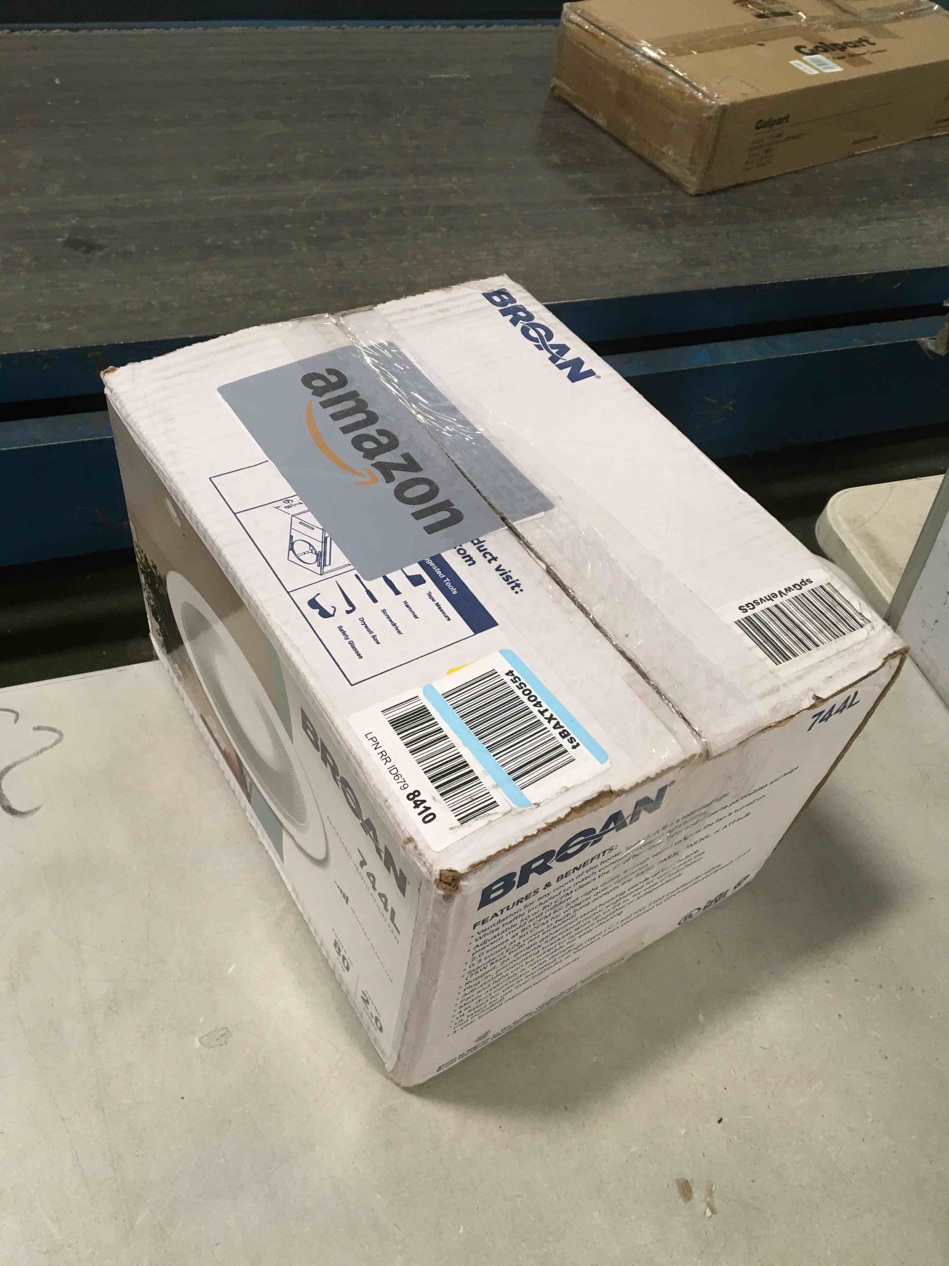 https://s3.amazonaws.com/lotting-images-prod/bidfta/RED5864698_1709129501935.jpeg