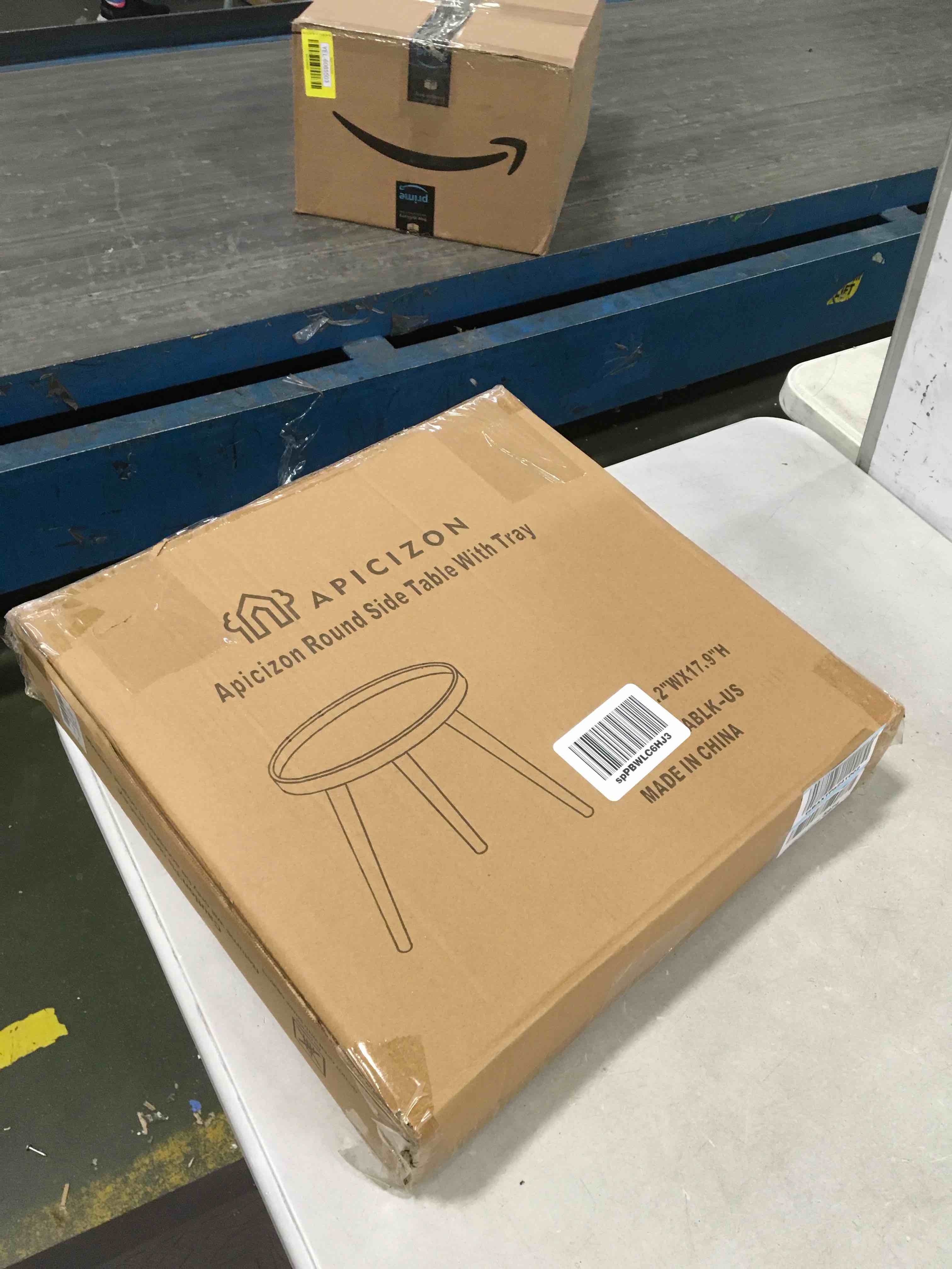 https://s3.amazonaws.com/lotting-images-prod/bidfta/RED5864785_1709141124877.jpeg