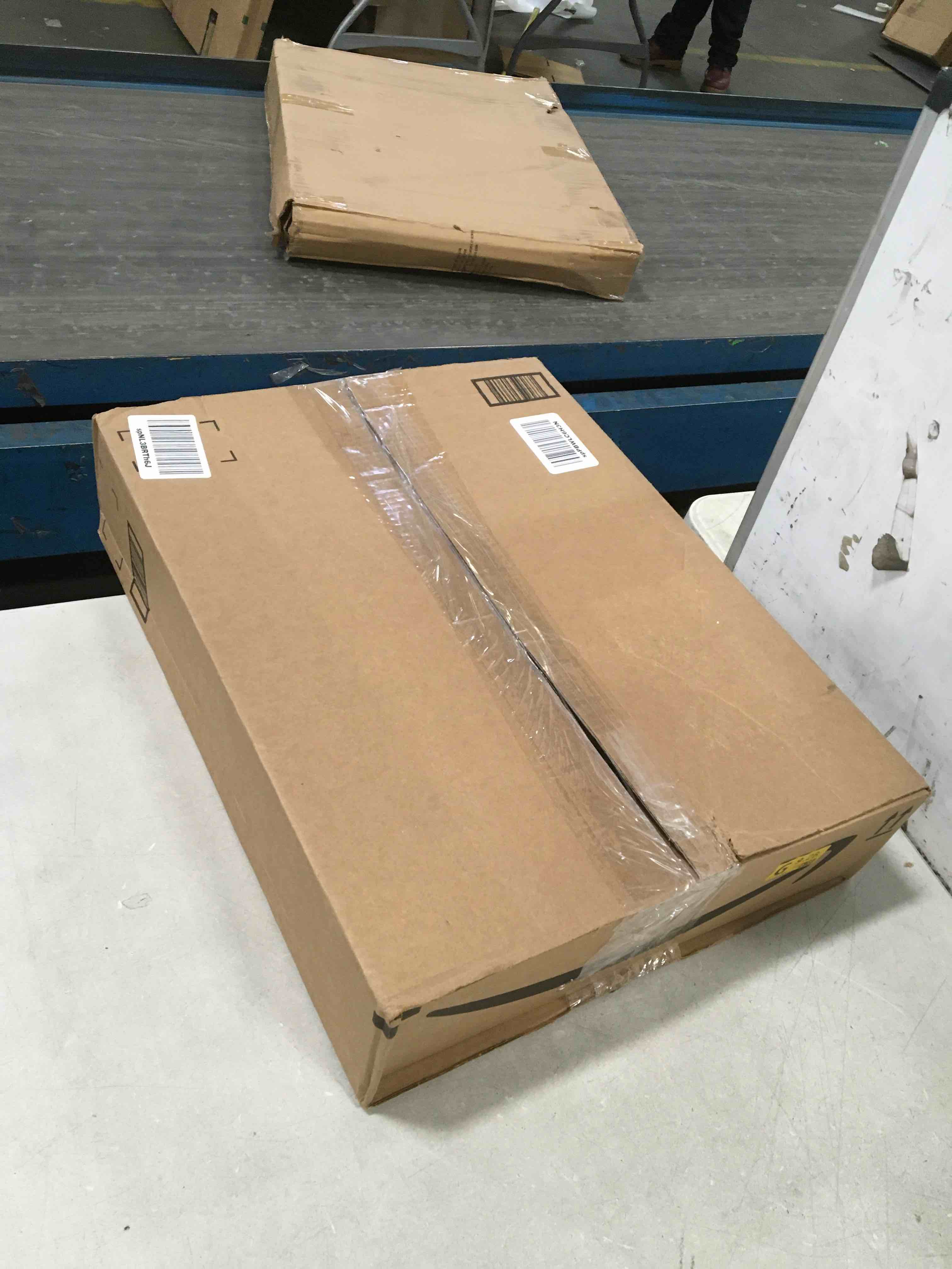 https://s3.amazonaws.com/lotting-images-prod/bidfta/RED5864807_1709146066768.jpeg