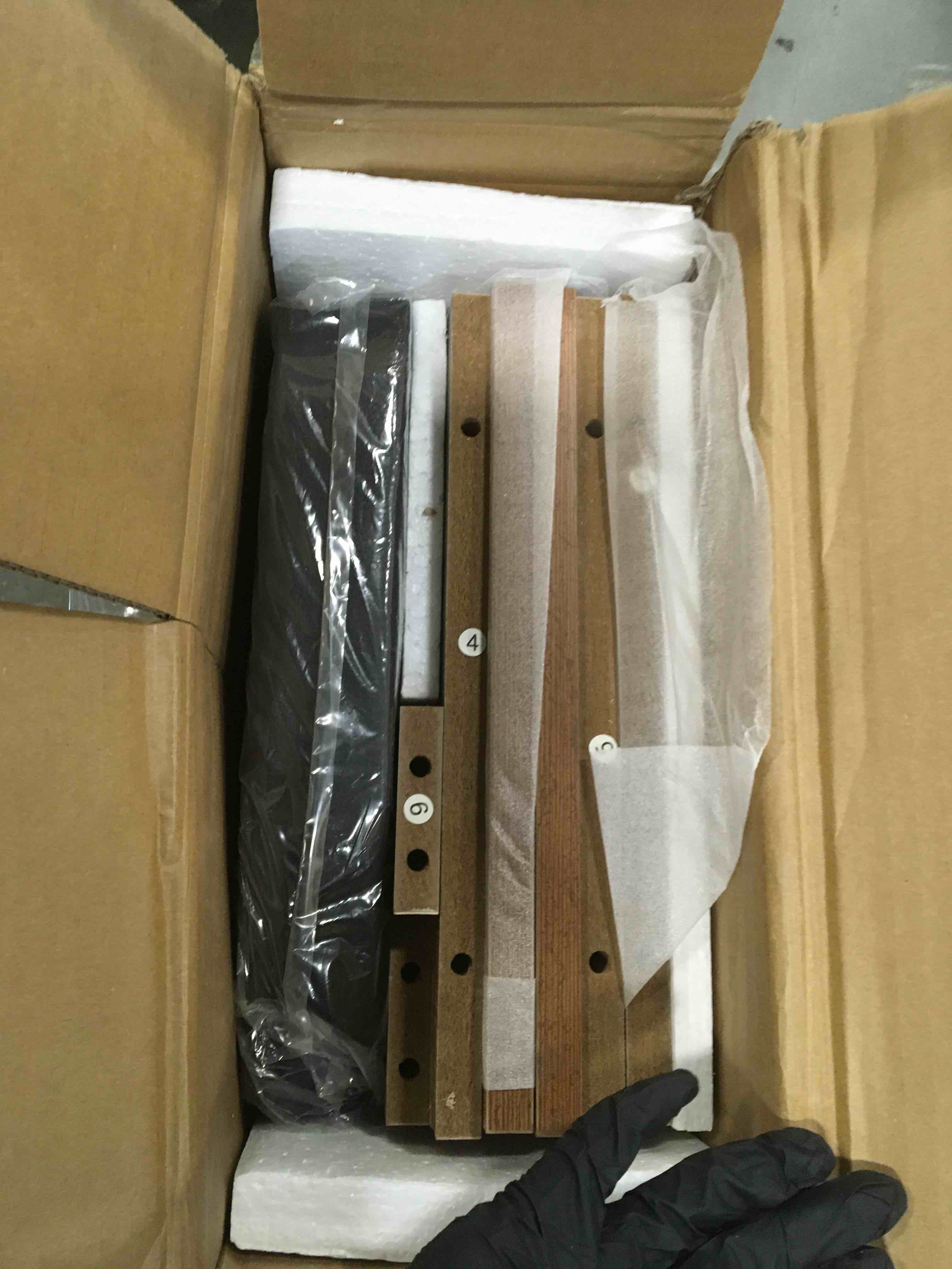 https://s3.amazonaws.com/lotting-images-prod/bidfta/RED5864893_1709211493450.jpeg